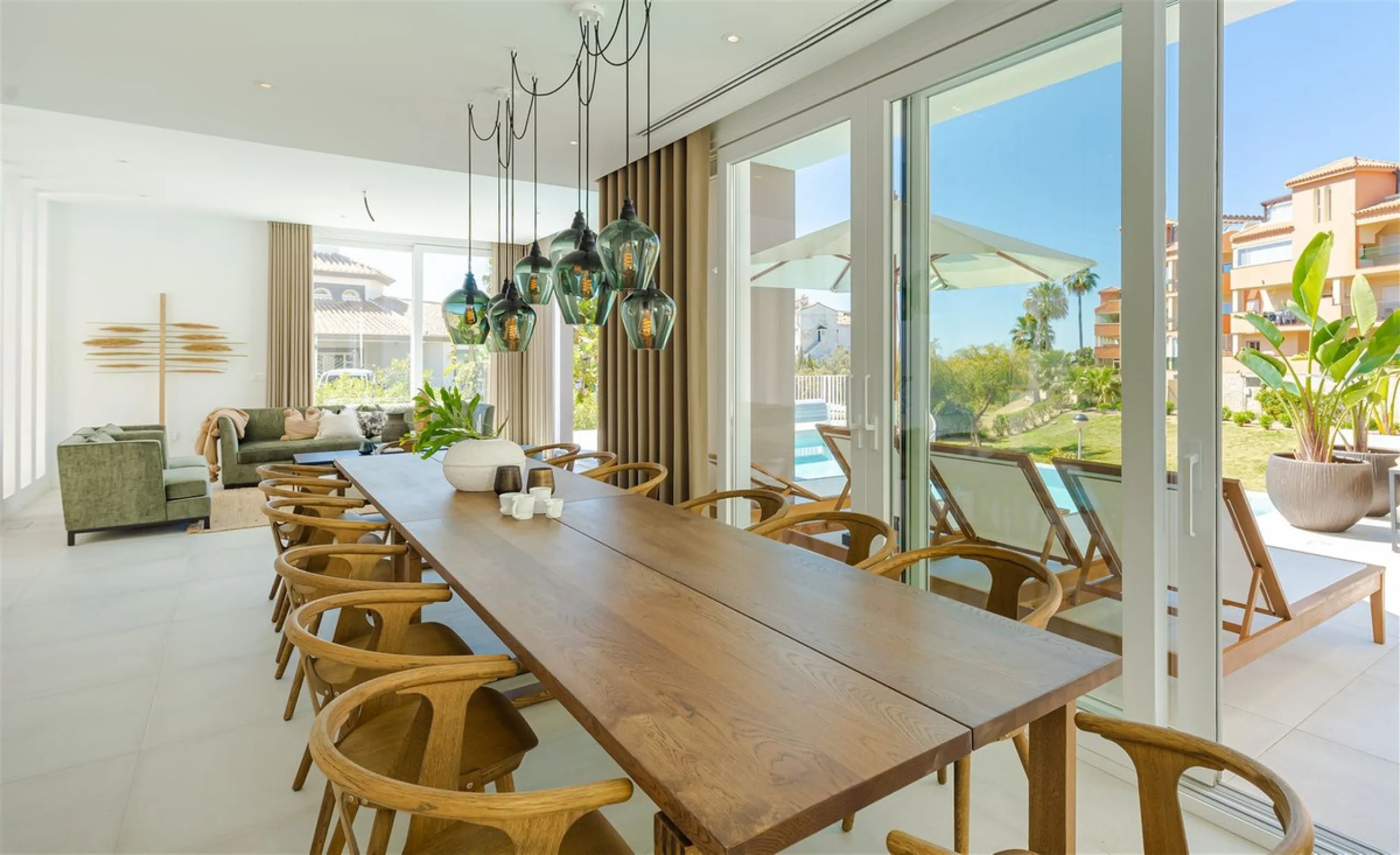 9 BEDROOM SOUTH-WEST FACING LUXURIOUS VILLAS WITH 2 HEATED SWIMMING POOLS, CINEMA ROOM, GYM AND WINE BODEGA CLOSE TO THE BEACH.