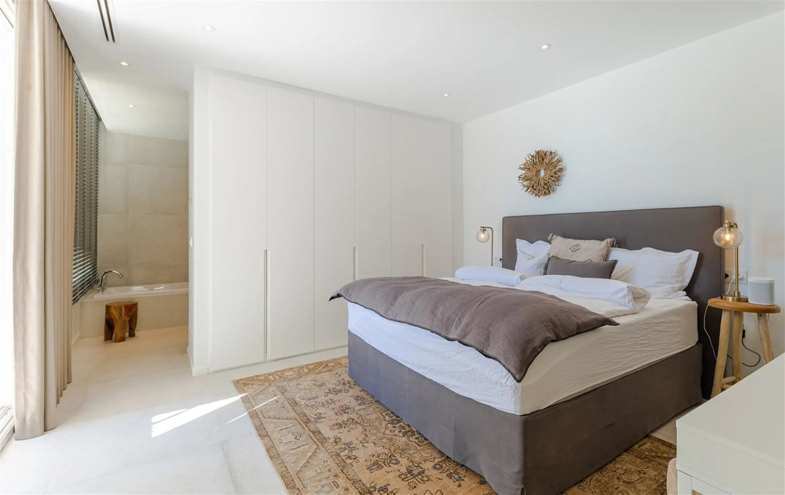 9 BEDROOM SOUTH-WEST FACING LUXURIOUS VILLAS WITH 2 HEATED SWIMMING POOLS, CINEMA ROOM, GYM AND WINE BODEGA CLOSE TO THE BEACH.