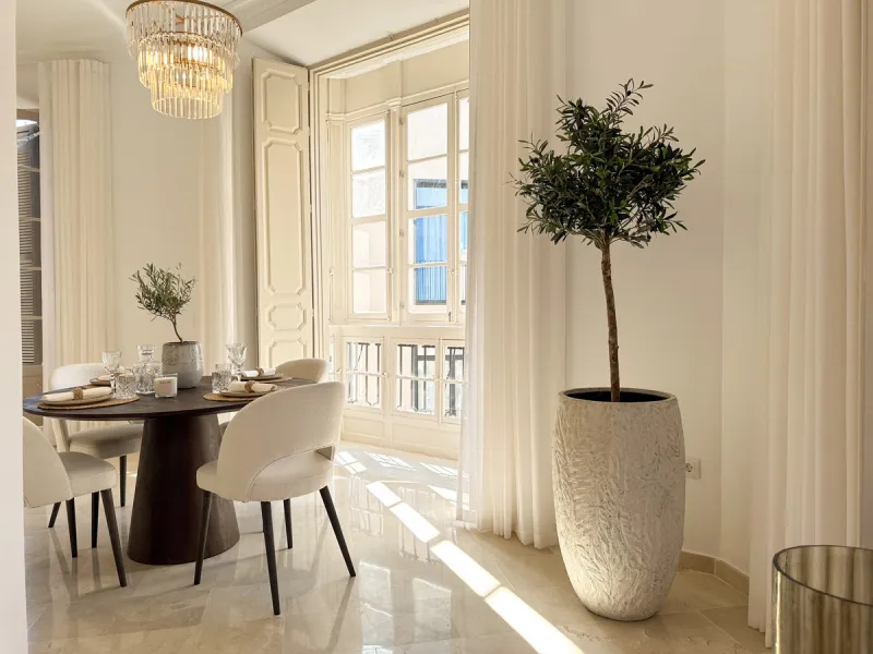 Apartment - Middle Floor Apartment в продаже в Málaga, Málaga. В доме 3 спален и 1 ванных комнат. Площадь дома 105 м²