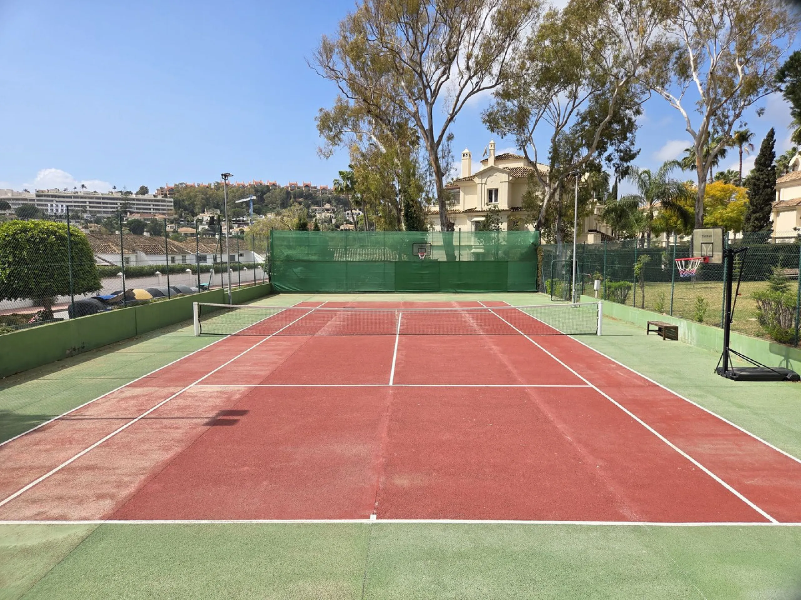 LOS NARANJOS COUNTRY CLUB