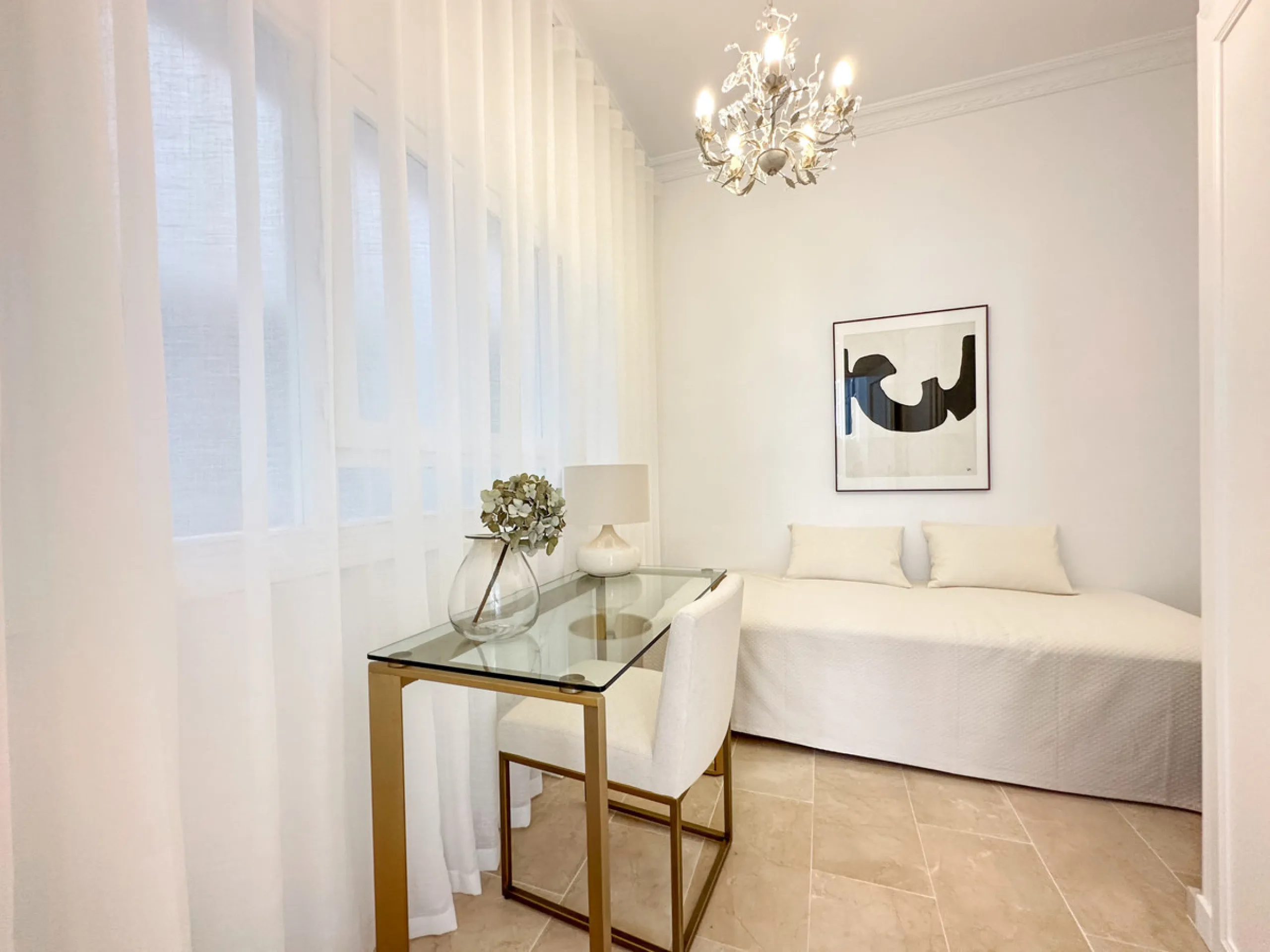 Apartment - Middle Floor Apartment в продаже в Málaga, Málaga. В доме 3 спален и 1 ванных комнат. Площадь дома 105 м²