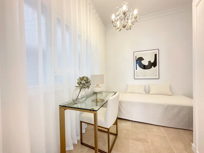 Apartment - Middle Floor Apartment в продаже в Málaga, Málaga. В доме 3 спален и 1 ванных комнат. Площадь дома 105 м²