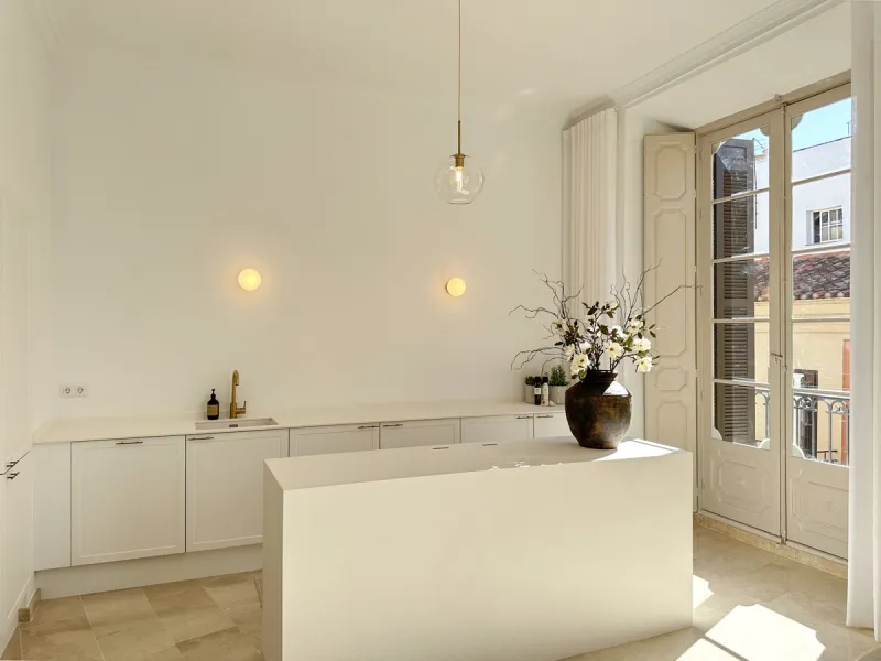 Apartment - Middle Floor Apartment в продаже в Málaga, Málaga. В доме 3 спален и 1 ванных комнат. Площадь дома 105 м²