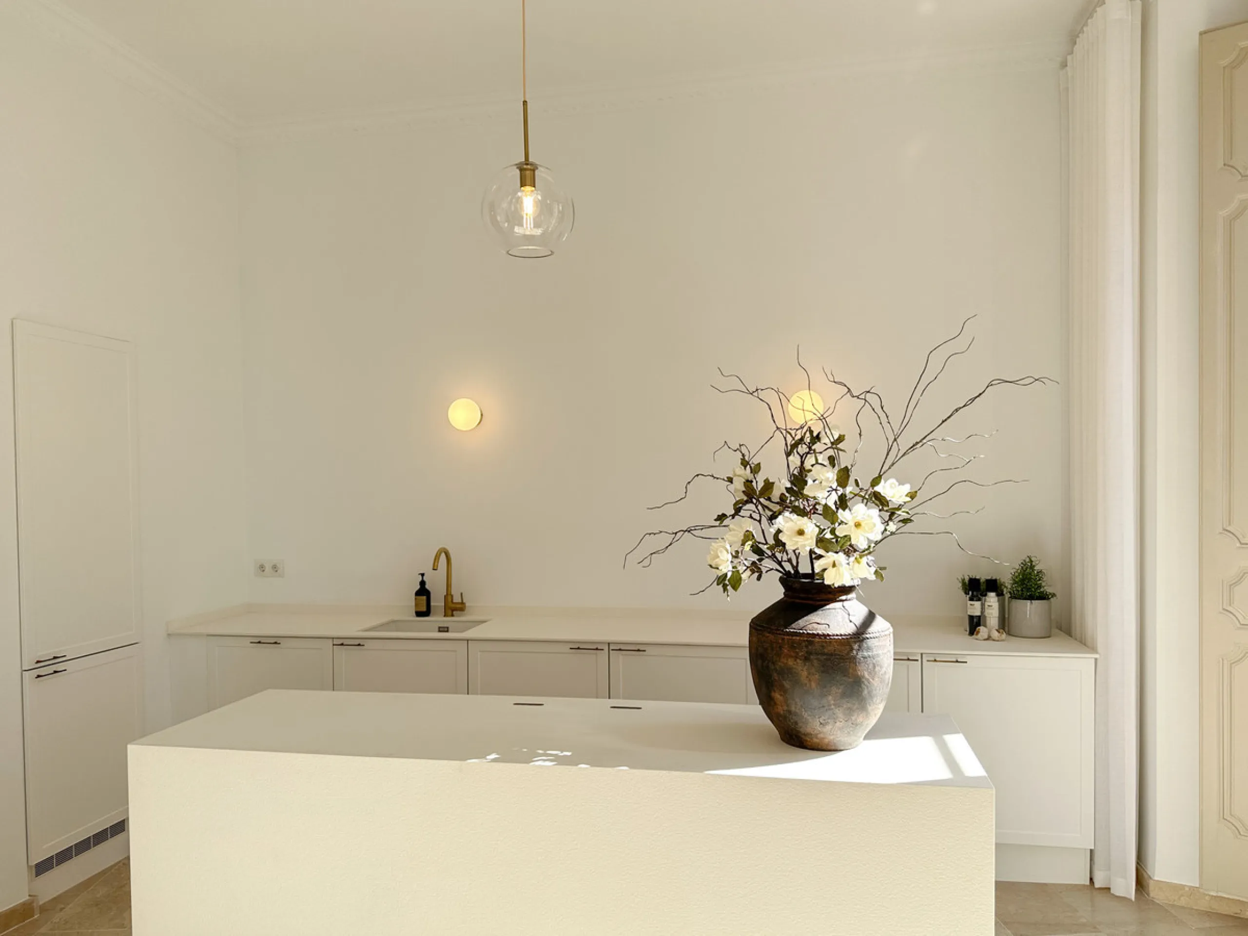 Apartment - Middle Floor Apartment в продаже в Málaga, Málaga. В доме 3 спален и 1 ванных комнат. Площадь дома 105 м²