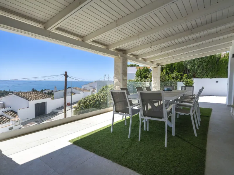 Beautifully Renovated Villa with Tourist Licence and Breathtaking Sea & Golf Views - La Cala de Mijas