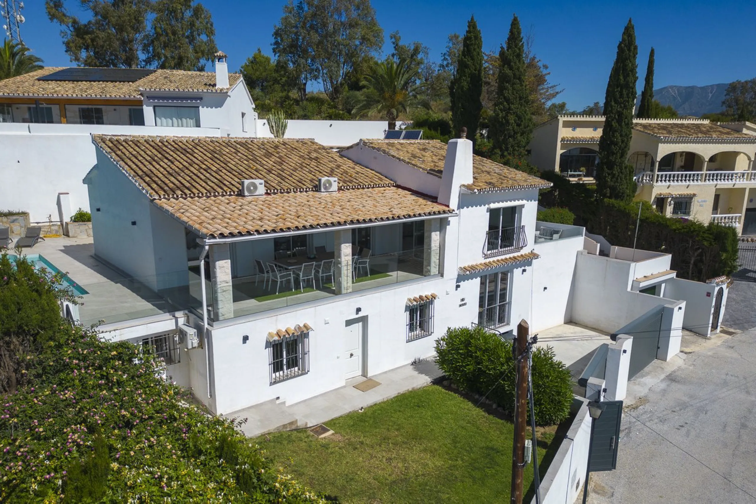 Beautifully Renovated Villa with Tourist Licence and Breathtaking Sea & Golf Views - La Cala de Mijas