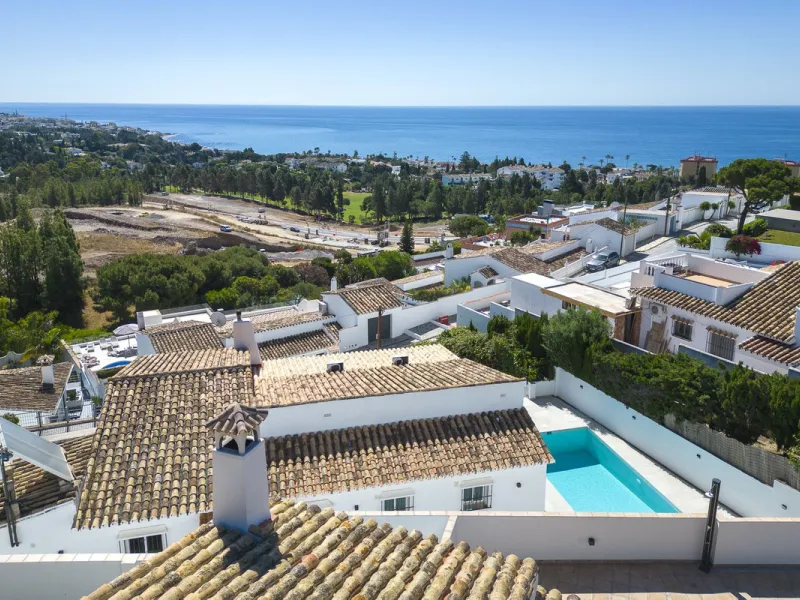 Beautifully Renovated Villa with Tourist Licence and Breathtaking Sea & Golf Views - La Cala de Mijas