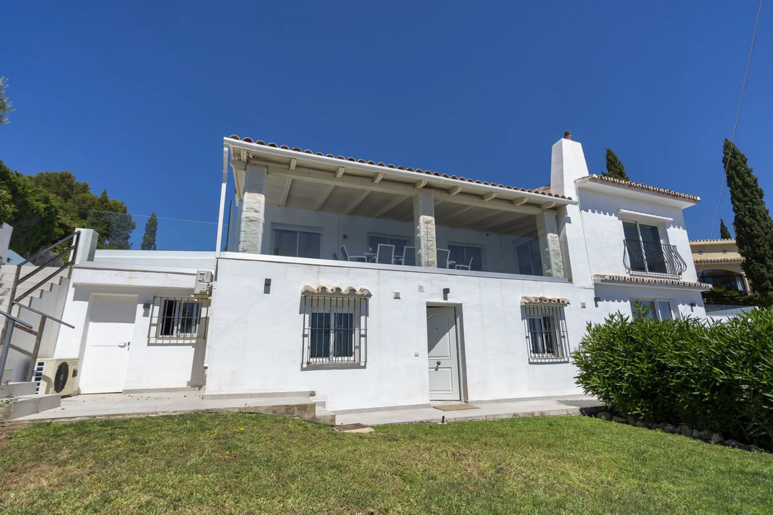 Beautifully Renovated Villa with Tourist Licence and Breathtaking Sea & Golf Views - La Cala de Mijas