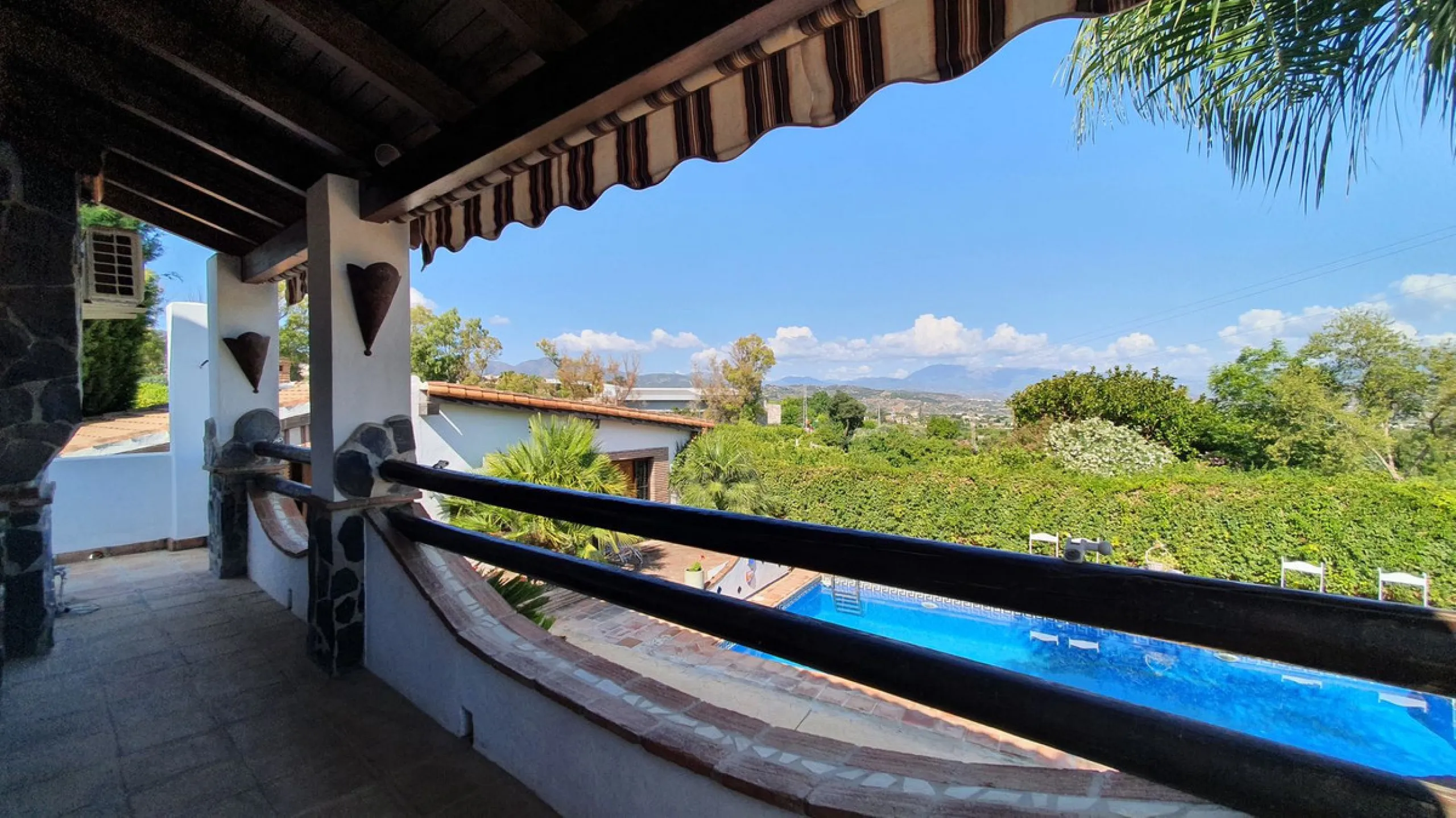 Charming Country Property for sale featuring two houses and two apartments, along with two swimming pools. This property holds a licence for rural tourism and is conveniently located very close to the town, surrounded by a fence ensuring privacy and secur