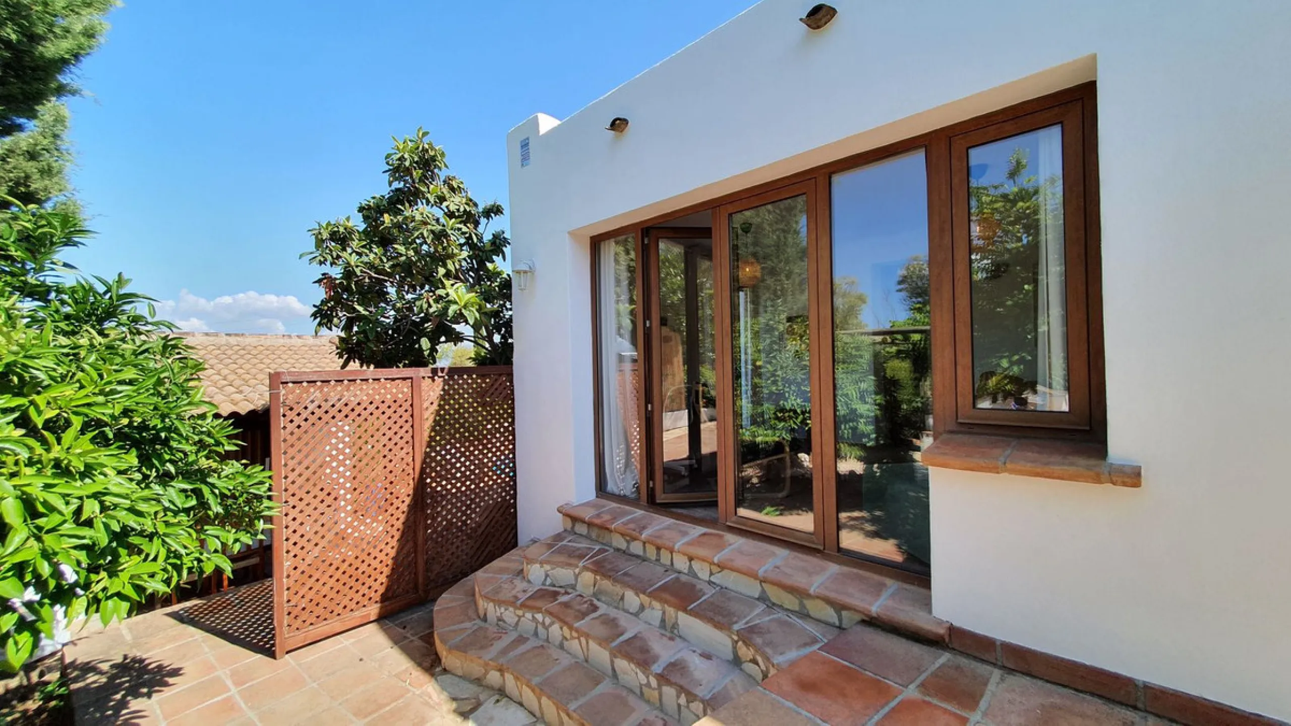 Charming Country Property for sale featuring two houses and two apartments, along with two swimming pools. This property holds a licence for rural tourism and is conveniently located very close to the town, surrounded by a fence ensuring privacy and secur
