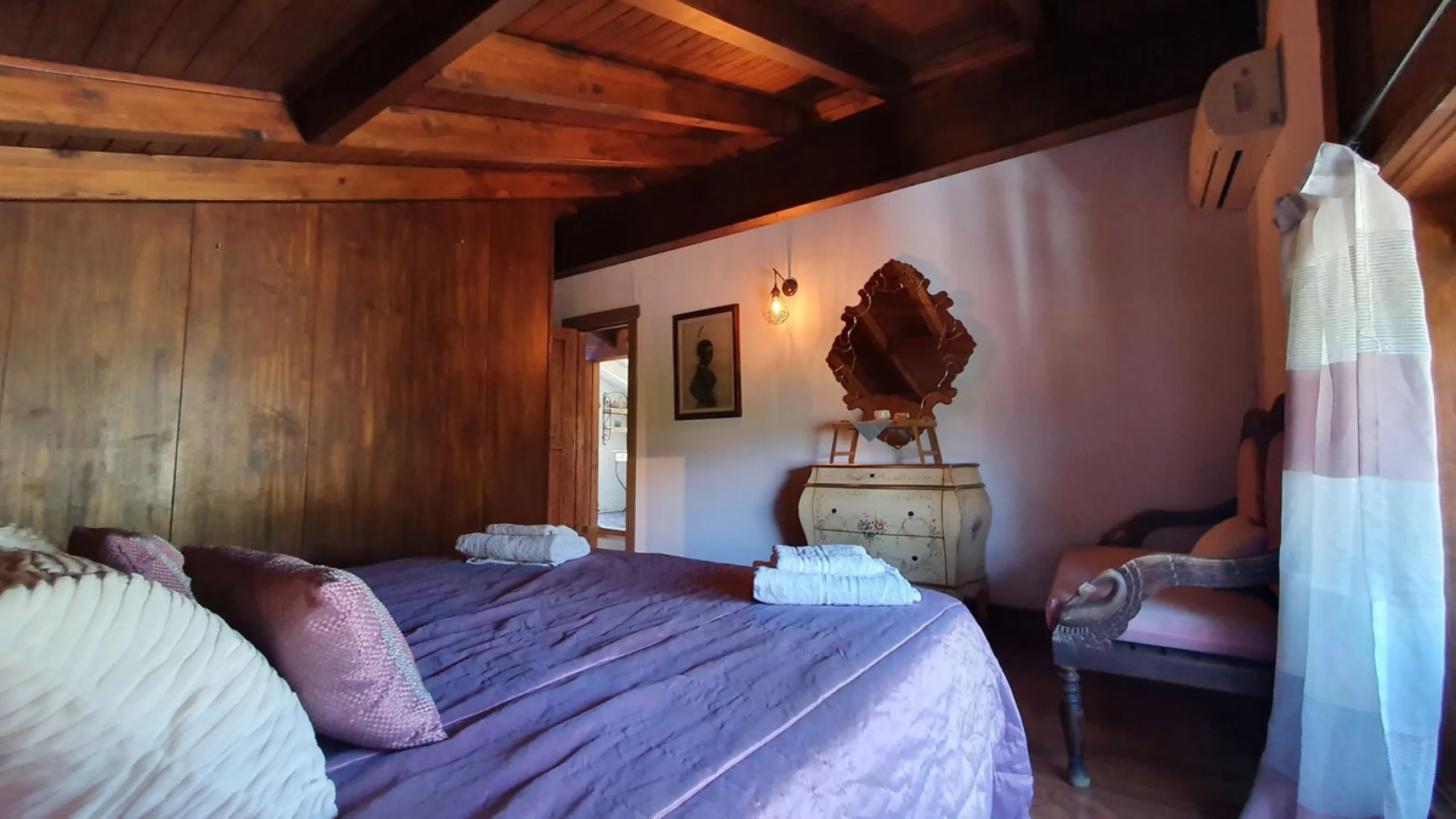 Charming Country Property for sale featuring two houses and two apartments, along with two swimming pools. This property holds a licence for rural tourism and is conveniently located very close to the town, surrounded by a fence ensuring privacy and secur