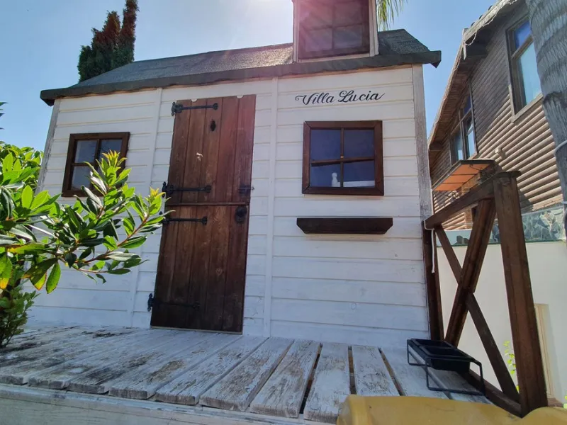 Charming Country Property for sale featuring two houses and two apartments, along with two swimming pools. This property holds a licence for rural tourism and is conveniently located very close to the town, surrounded by a fence ensuring privacy and secur