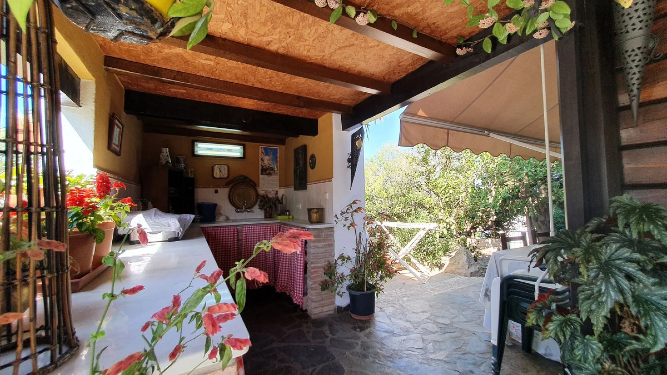 Charming Country Property for sale featuring two houses and two apartments, along with two swimming pools. This property holds a licence for rural tourism and is conveniently located very close to the town, surrounded by a fence ensuring privacy and secur