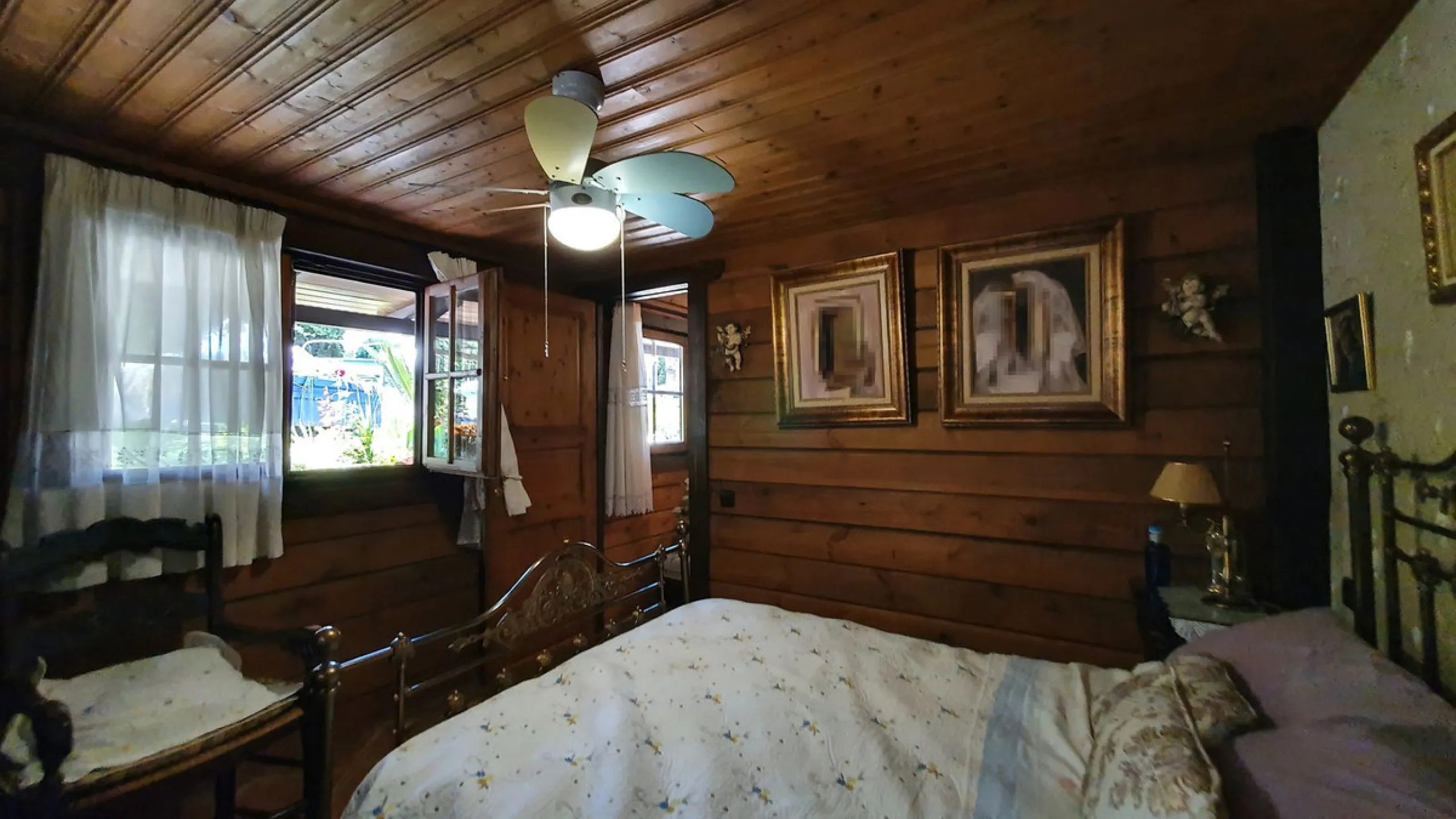 Charming Country Property for sale featuring two houses and two apartments, along with two swimming pools. This property holds a licence for rural tourism and is conveniently located very close to the town, surrounded by a fence ensuring privacy and secur