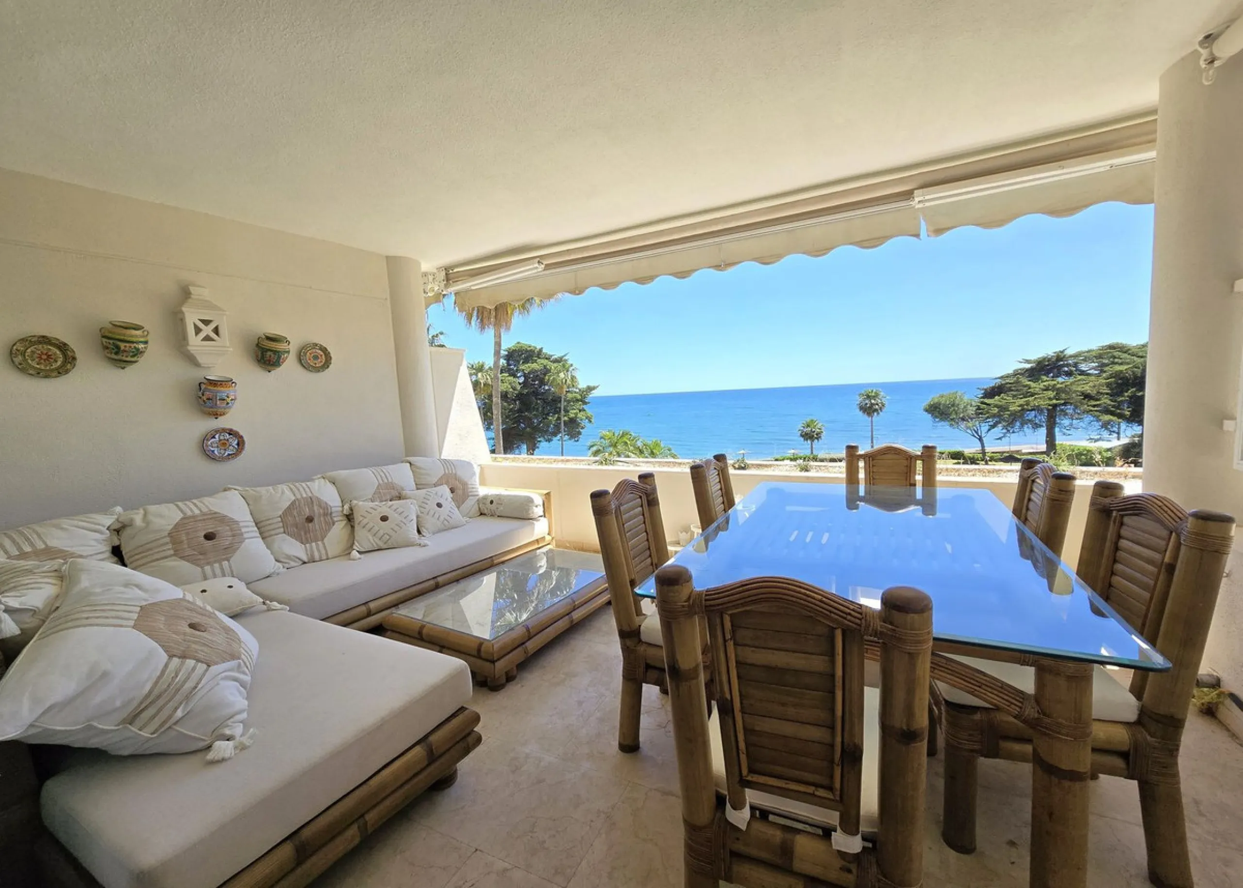 Apartment - Middle Floor Apartment в продаже в Estepona, Málaga. В доме 3 спален и 2 ванных комнат. Площадь дома 113 м²