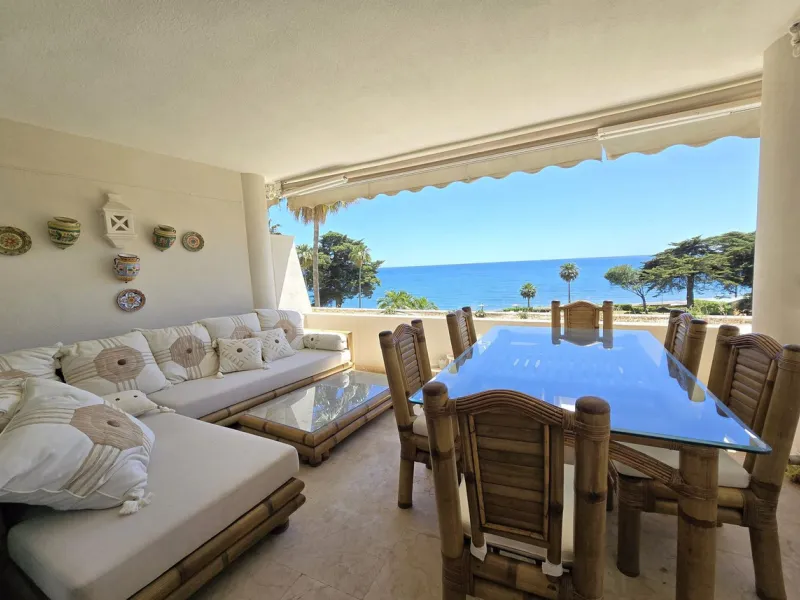 Apartment - Middle Floor Apartment в продаже в Estepona, Málaga. В доме 3 спален и 2 ванных комнат. Площадь дома 113 м²