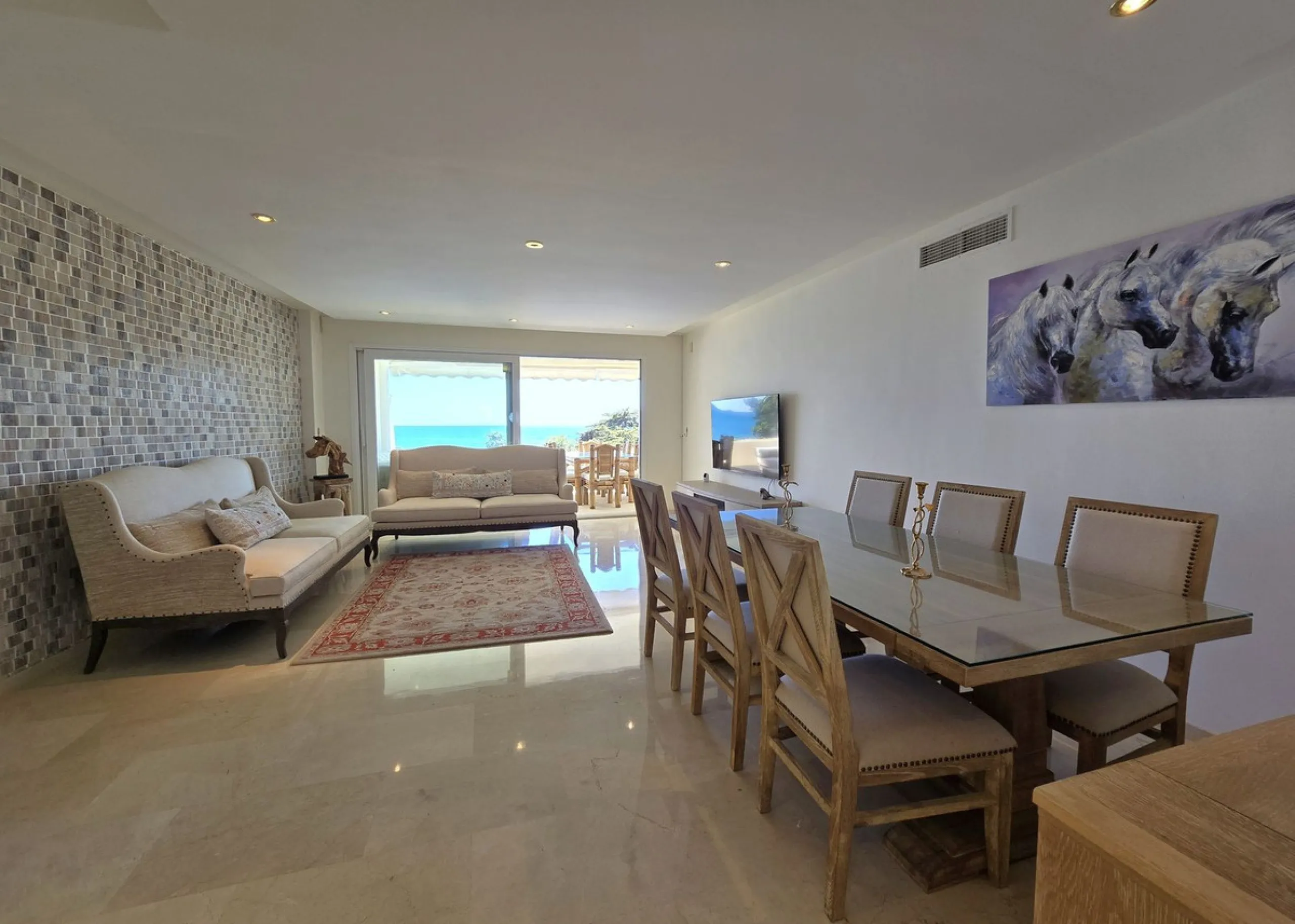 Apartment - Middle Floor Apartment в продаже в Estepona, Málaga. В доме 3 спален и 2 ванных комнат. Площадь дома 113 м²