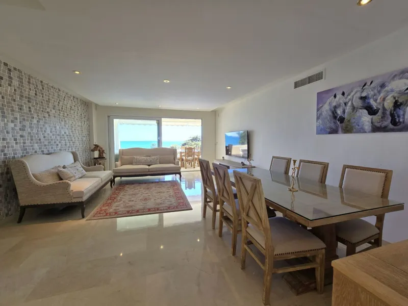 Apartment - Middle Floor Apartment в продаже в Estepona, Málaga. В доме 3 спален и 2 ванных комнат. Площадь дома 113 м²