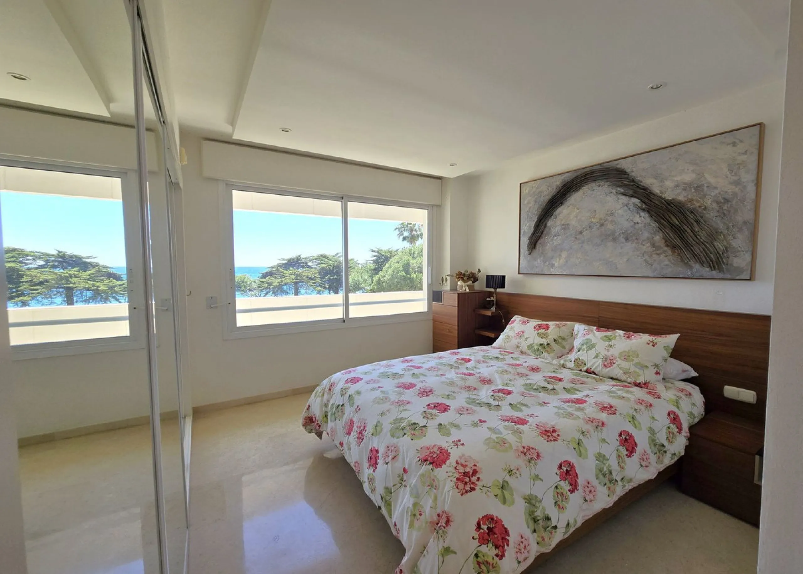 Apartment - Middle Floor Apartment в продаже в Estepona, Málaga. В доме 3 спален и 2 ванных комнат. Площадь дома 113 м²