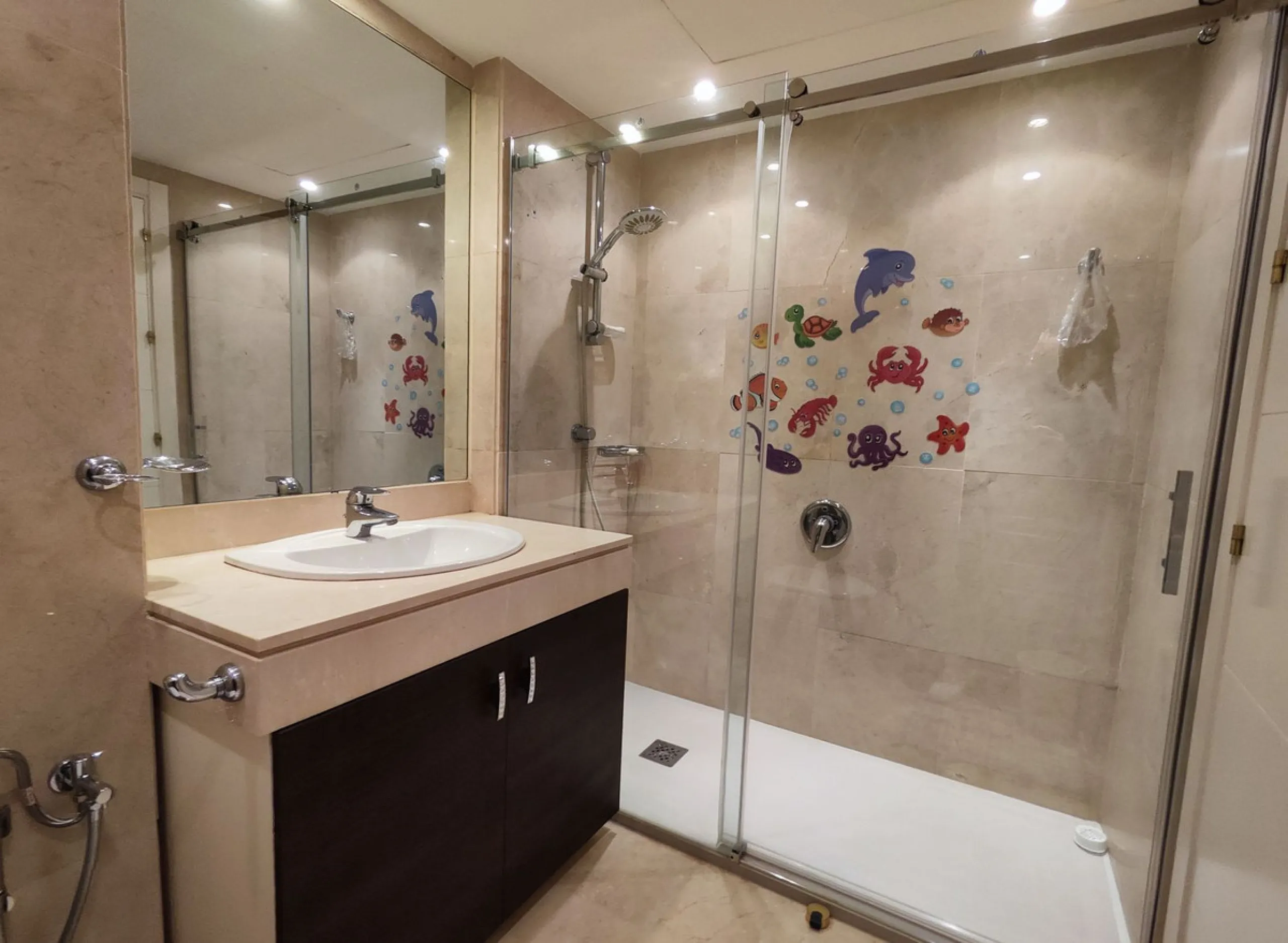 Apartment - Middle Floor Apartment в продаже в Estepona, Málaga. В доме 3 спален и 2 ванных комнат. Площадь дома 113 м²
