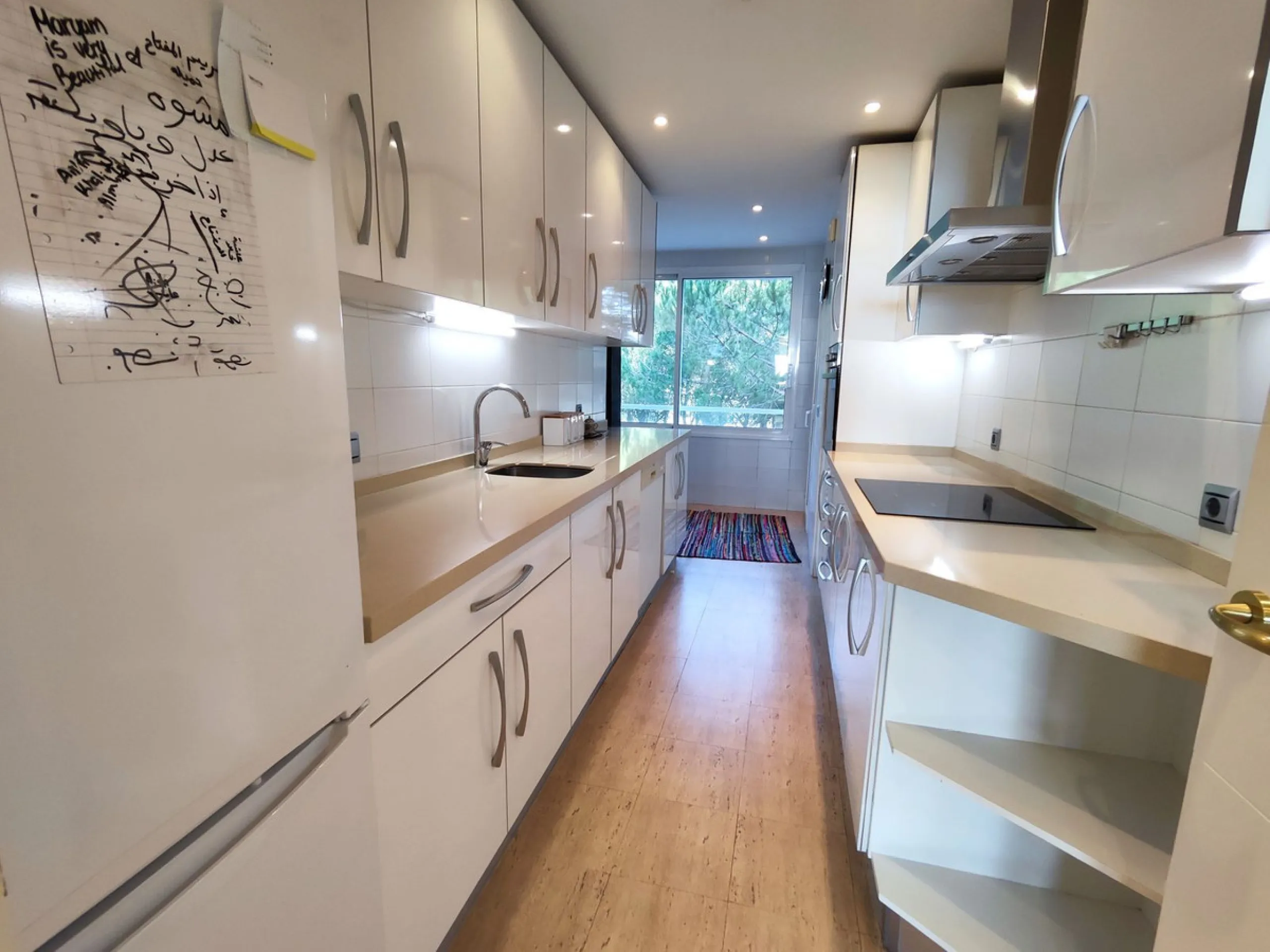 Apartment - Middle Floor Apartment в продаже в Estepona, Málaga. В доме 3 спален и 2 ванных комнат. Площадь дома 113 м²