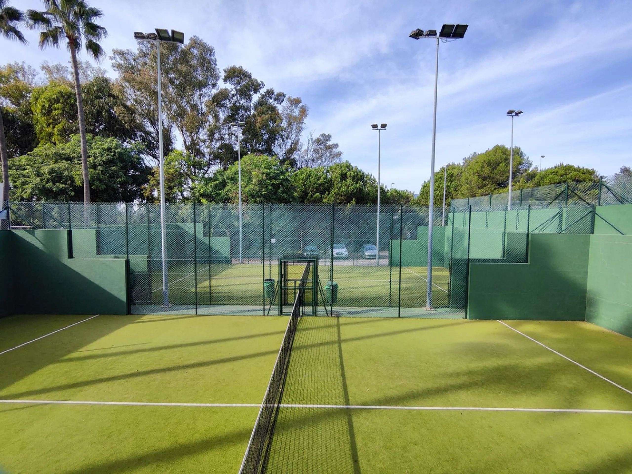 Apartment - Middle Floor Apartment в продаже в Estepona, Málaga. В доме 3 спален и 2 ванных комнат. Площадь дома 113 м²
