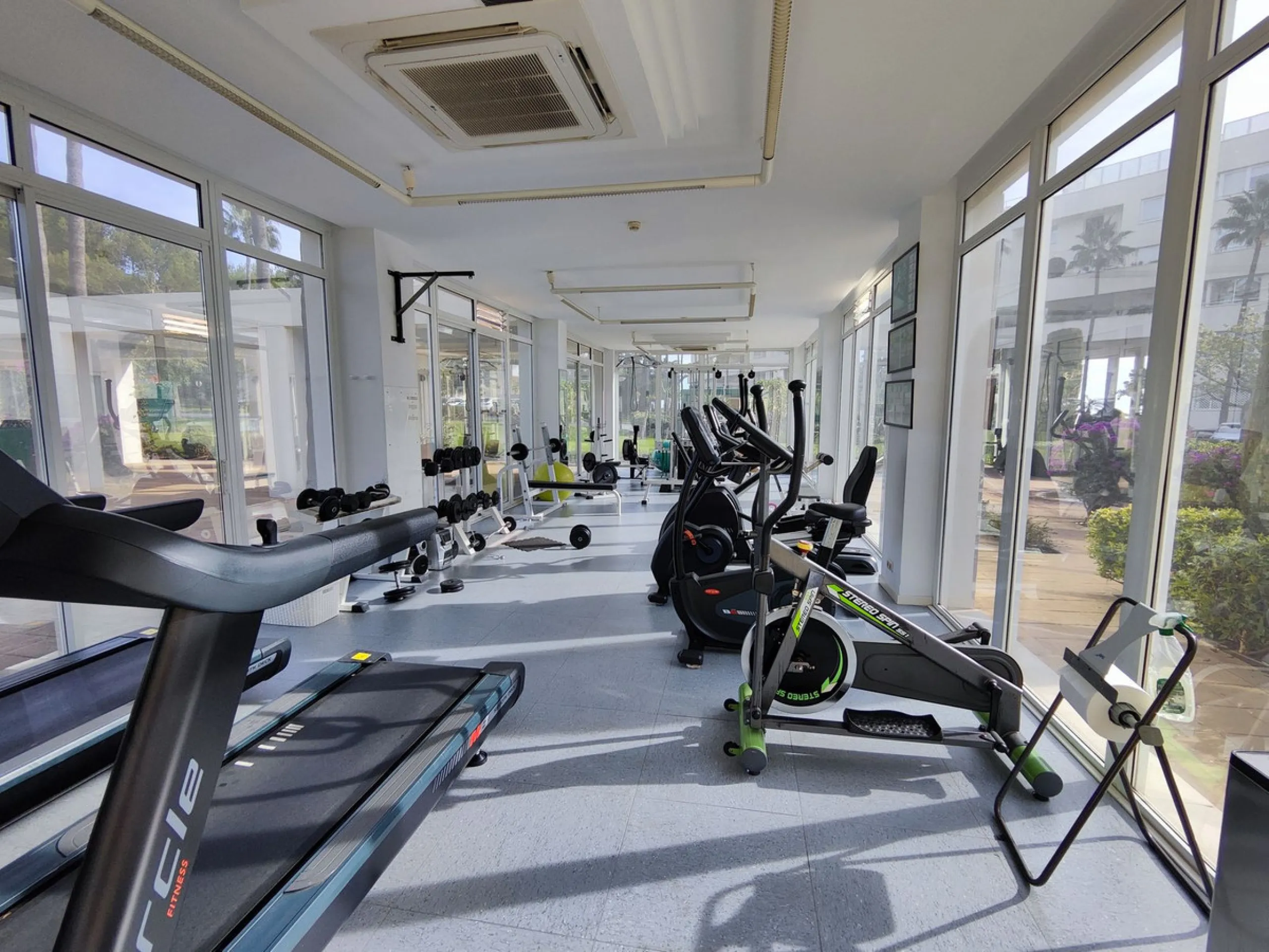 Apartment - Middle Floor Apartment в продаже в Estepona, Málaga. В доме 3 спален и 2 ванных комнат. Площадь дома 113 м²