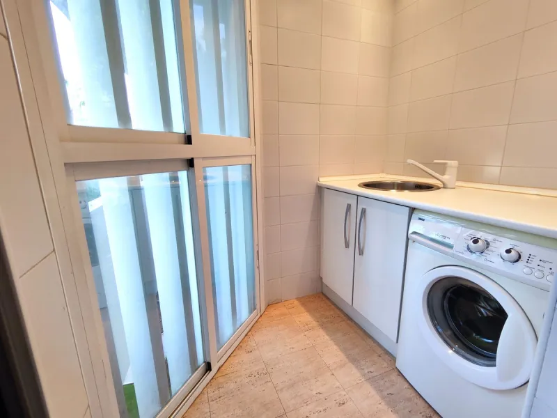 Apartment - Middle Floor Apartment в продаже в Estepona, Málaga. В доме 3 спален и 2 ванных комнат. Площадь дома 113 м²
