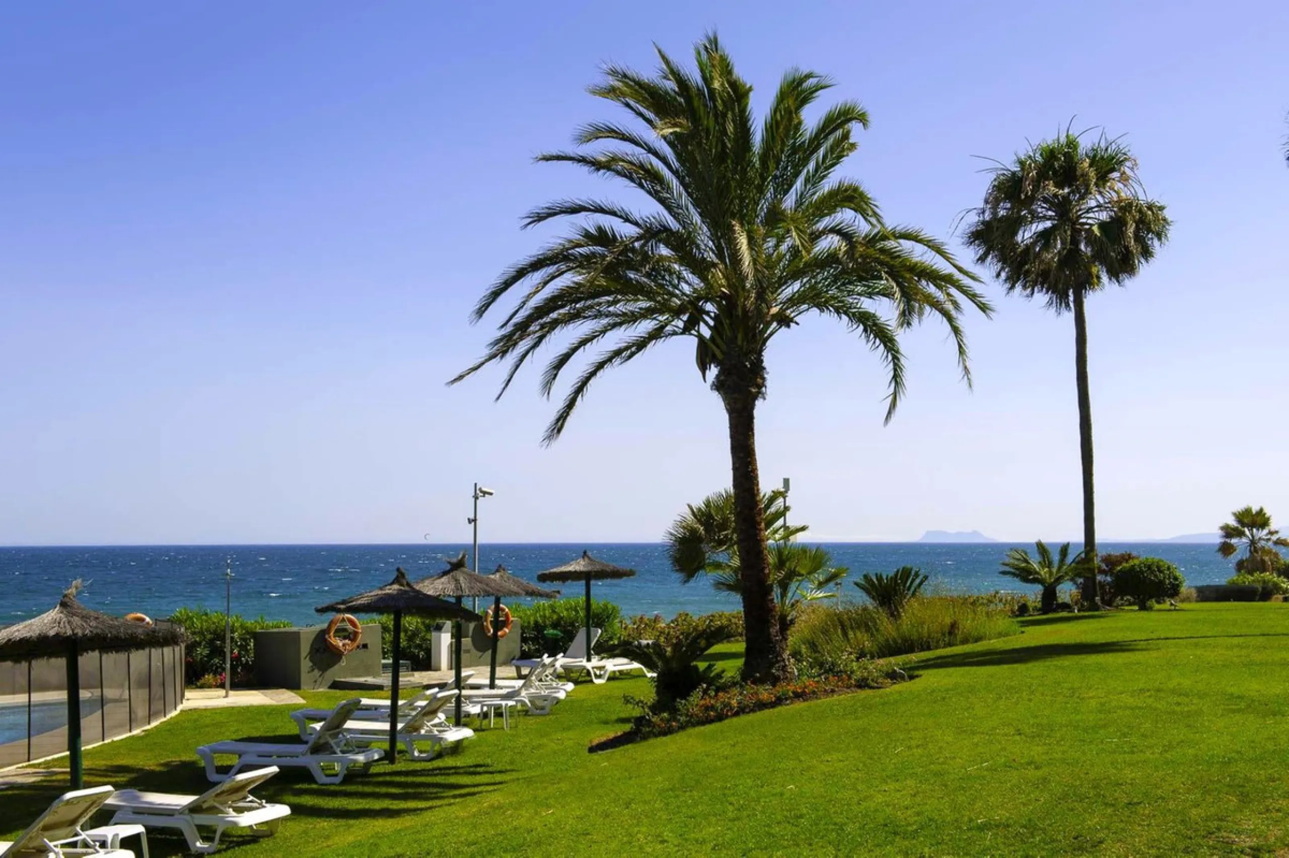 Apartment - Middle Floor Apartment в продаже в Estepona, Málaga. В доме 3 спален и 2 ванных комнат. Площадь дома 113 м²