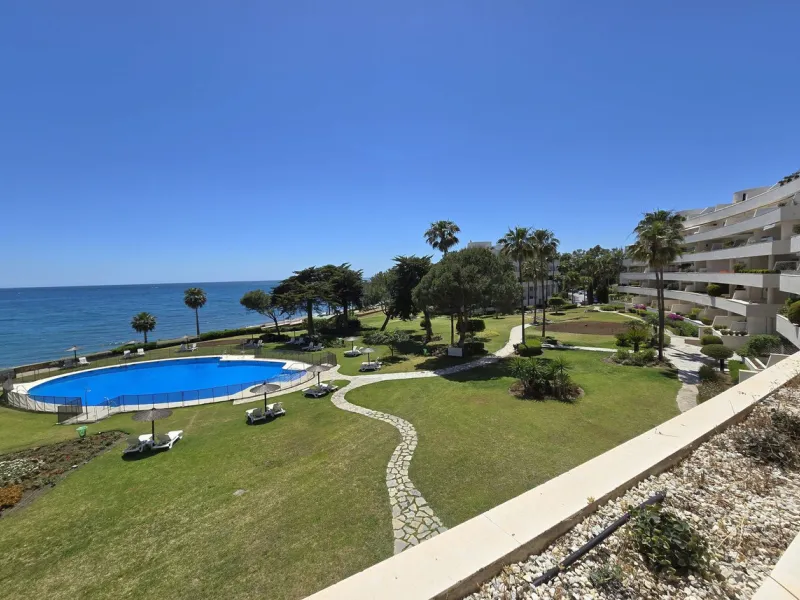 Apartment - Middle Floor Apartment в продаже в Estepona, Málaga. В доме 3 спален и 2 ванных комнат. Площадь дома 113 м²