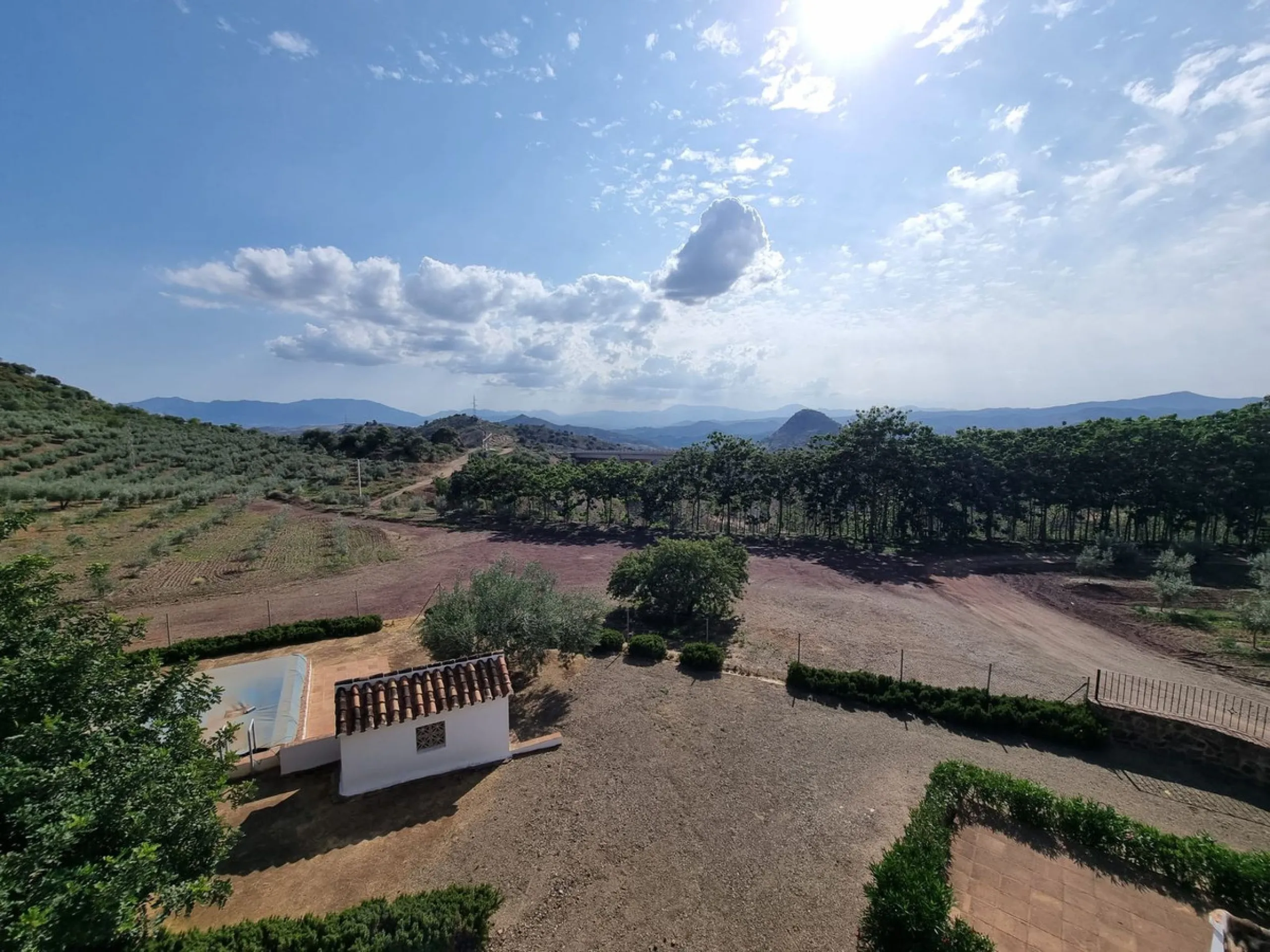 Welcome to this magnificent FINCA RUSTICA SUPERIOR WITH 15 ROOMS AND EVENT ROOM in full operation with the beautiful mountains of Malaga.