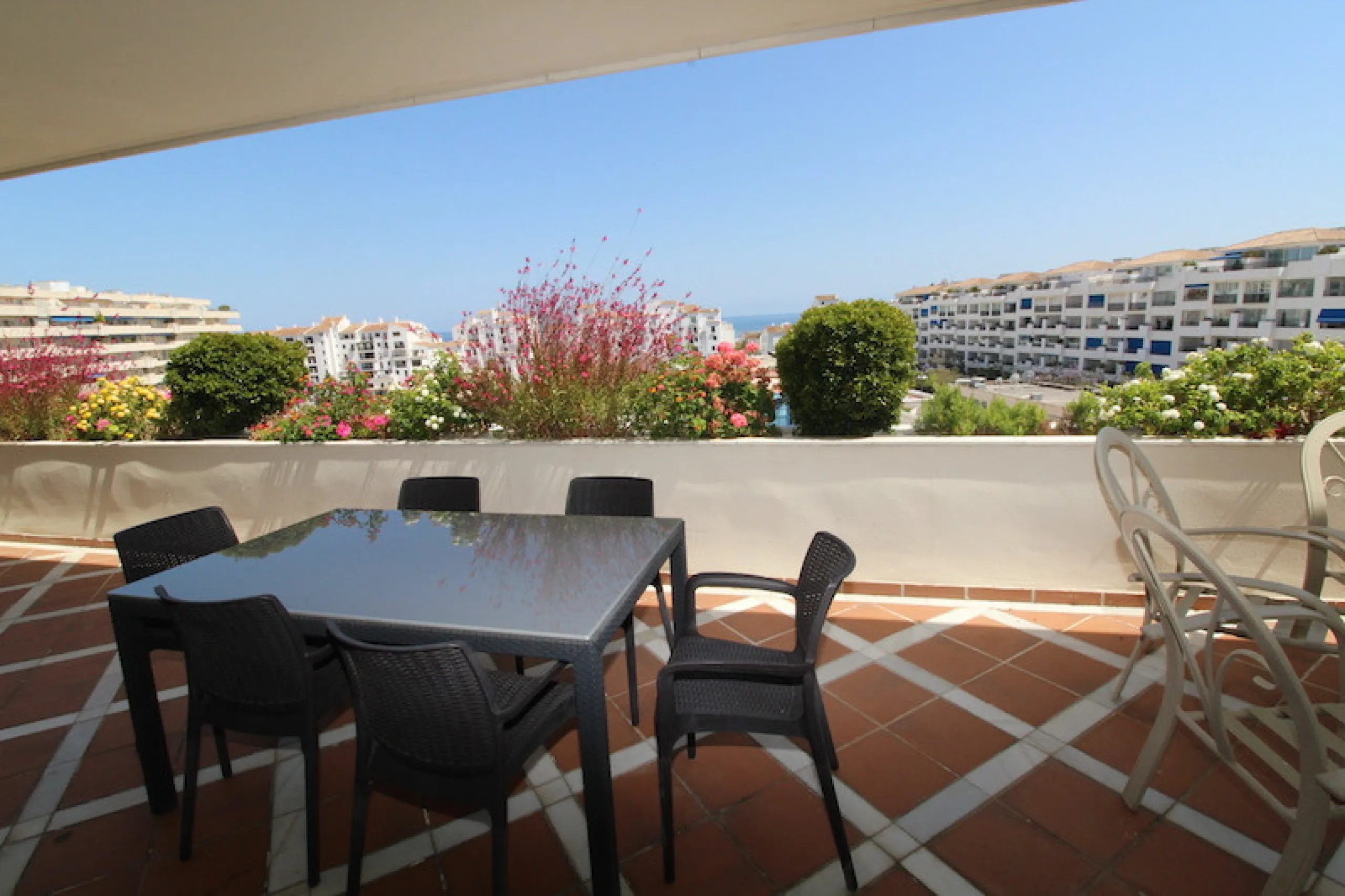 Apartment - Penthouse в продаже в Marbella, Málaga. В доме 4 спален и 4 ванных комнат. Площадь дома 190 м²