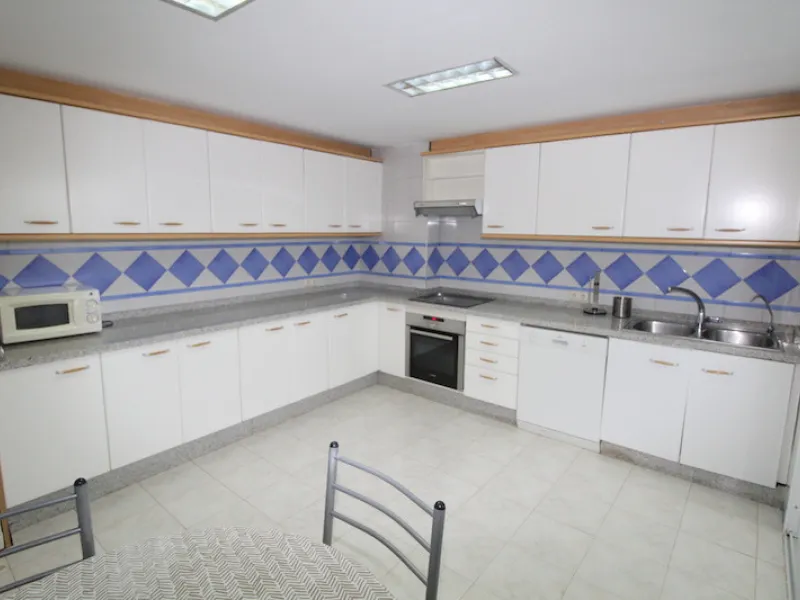 Apartment - Penthouse в продаже в Marbella, Málaga. В доме 4 спален и 4 ванных комнат. Площадь дома 190 м²