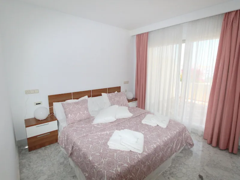 Apartment - Penthouse в продаже в Marbella, Málaga. В доме 4 спален и 4 ванных комнат. Площадь дома 190 м²