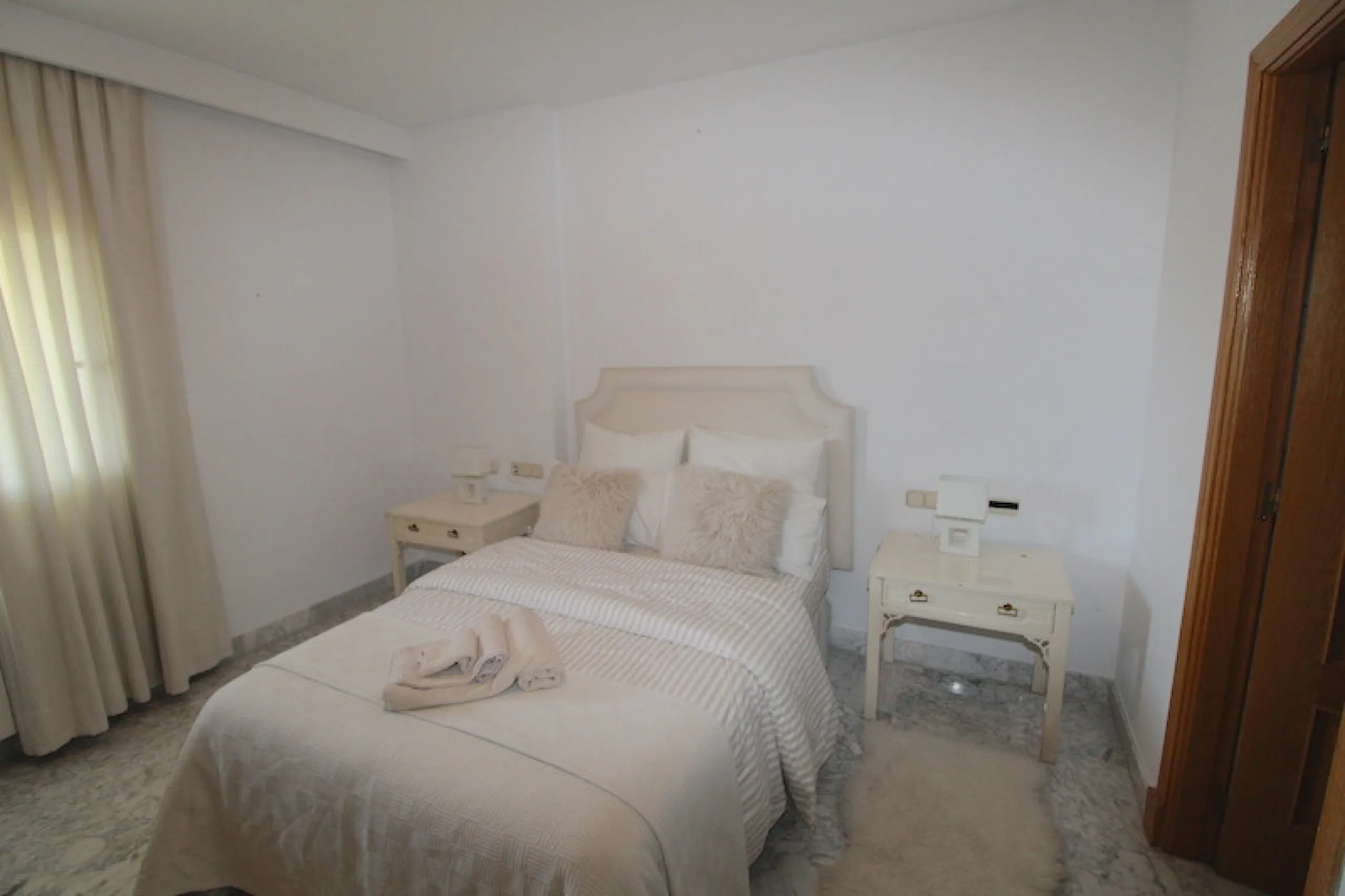 Apartment - Penthouse в продаже в Marbella, Málaga. В доме 4 спален и 4 ванных комнат. Площадь дома 190 м²