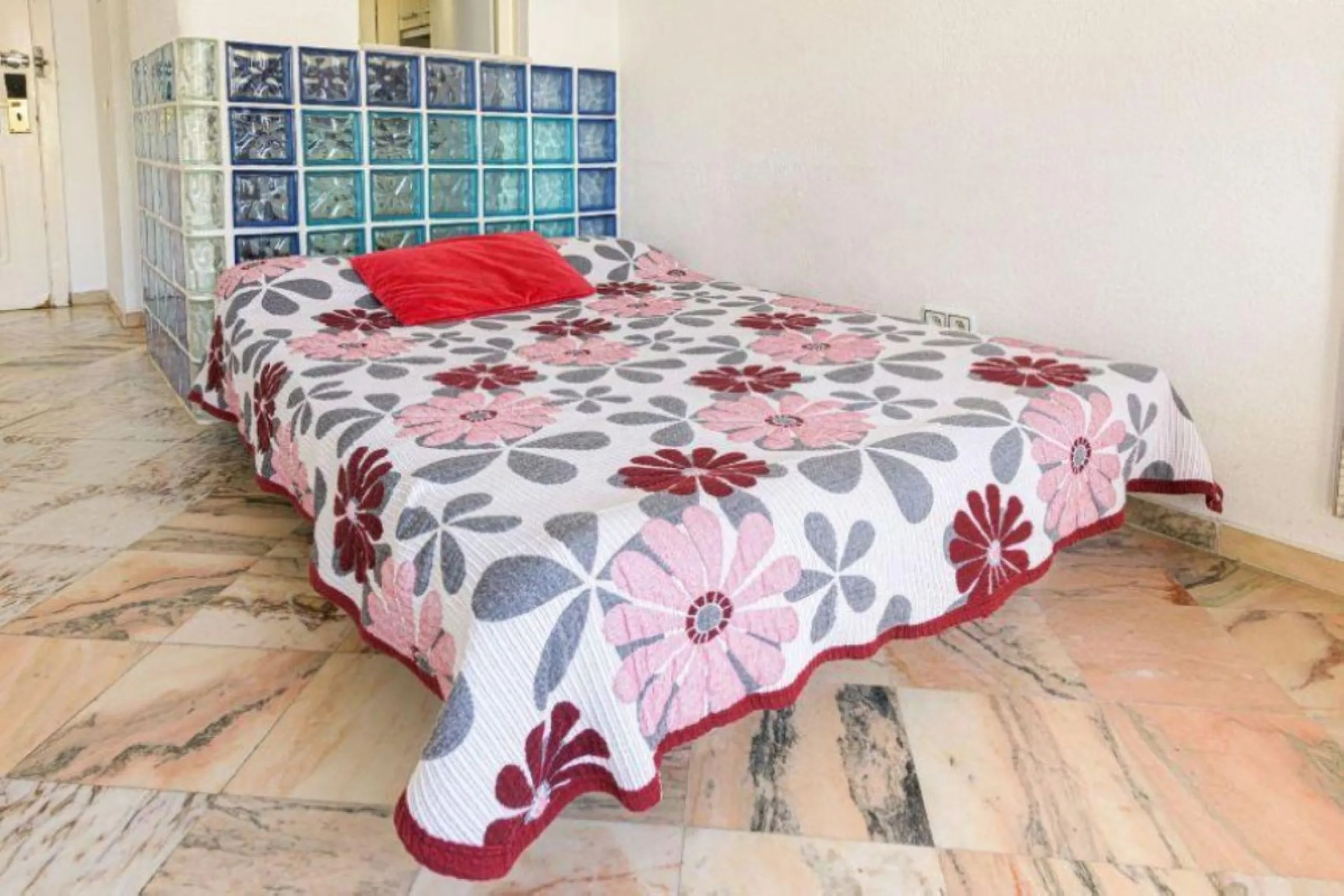 Ground Floor Apartment, Marbella, Costa del Sol.