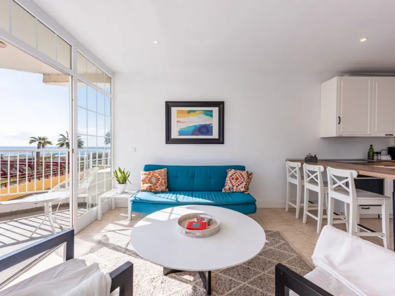Excellent investment with strong rental potential with tourist rental license.