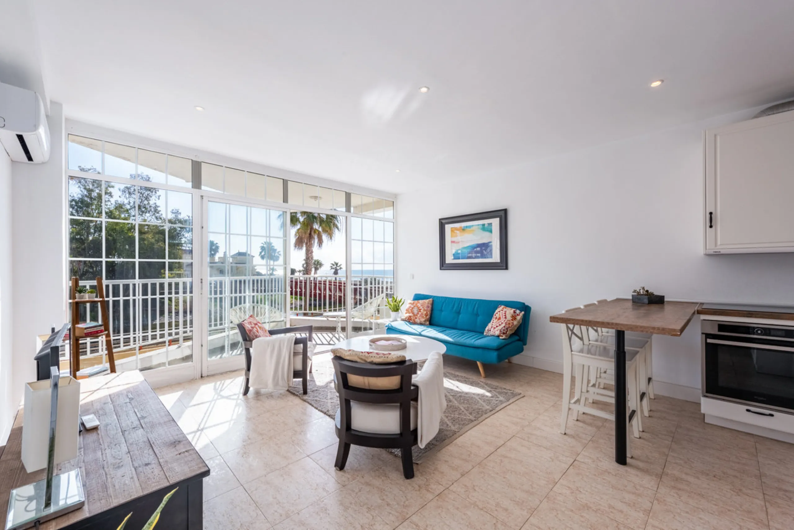 Excellent investment with strong rental potential with tourist rental license.