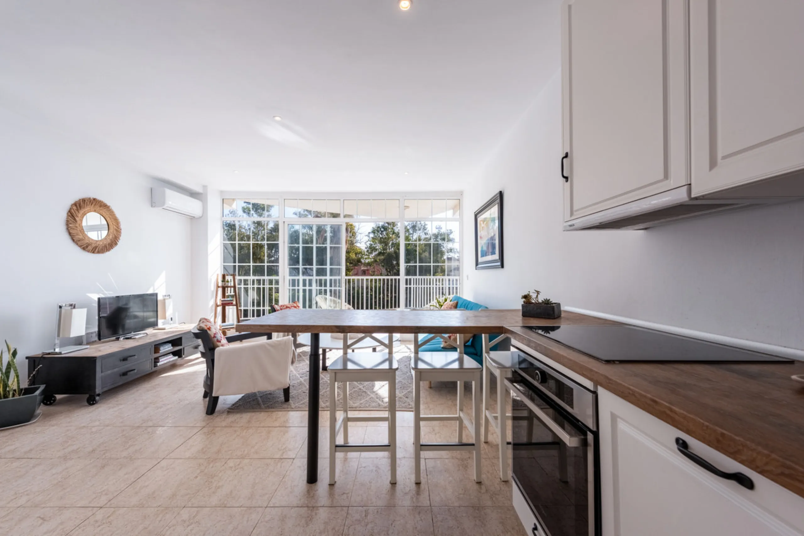 Excellent investment with strong rental potential with tourist rental license.