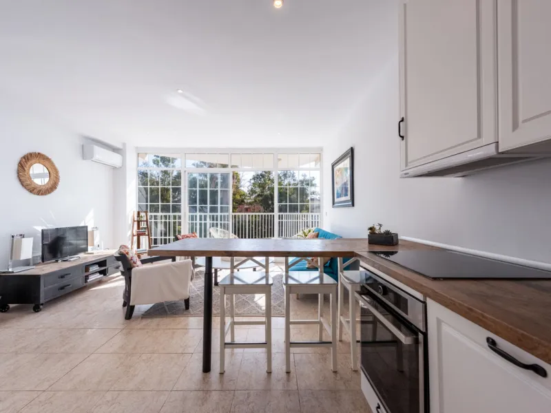Excellent investment with strong rental potential with tourist rental license.