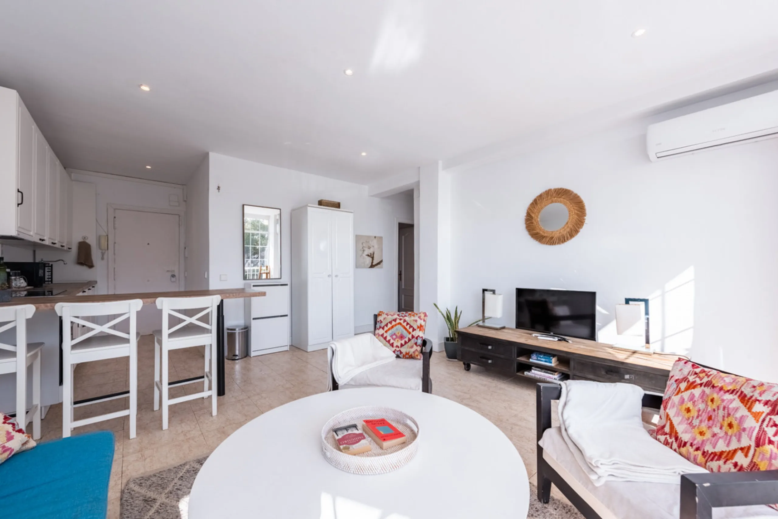 Excellent investment with strong rental potential with tourist rental license.