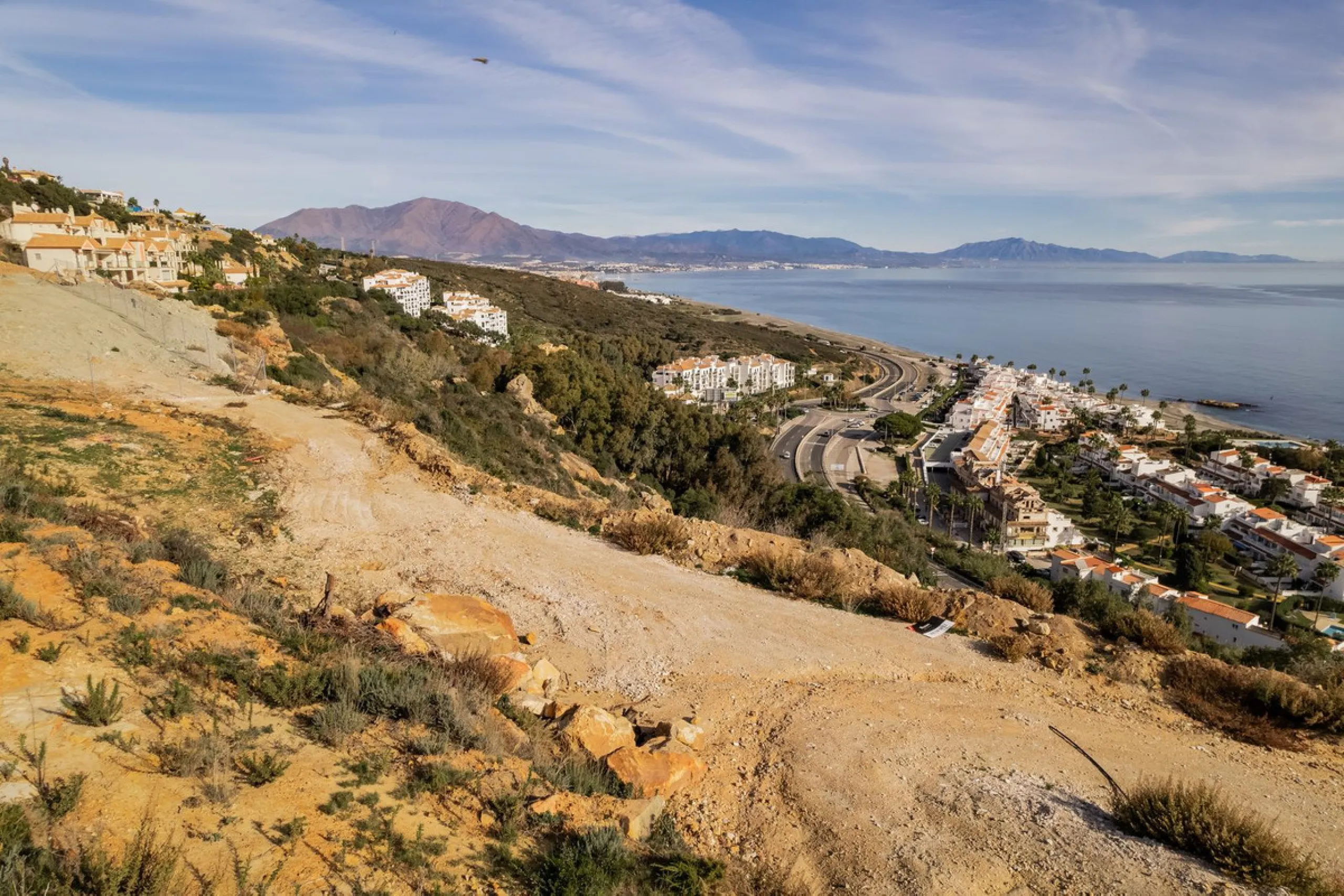 Situated in an elevated position just above the Mediterranean Sea and a short distance away from the renowned resort of Sotogrande, this residential plot boasts the most incredible panoramic views.