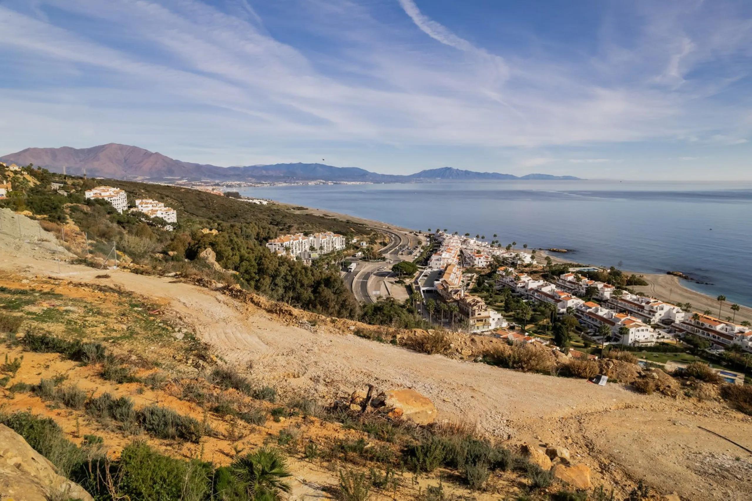 Situated in an elevated position just above the Mediterranean Sea and a short distance away from the renowned resort of Sotogrande, this residential plot boasts the most incredible panoramic views.