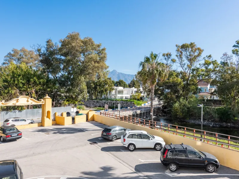 Excellent investment with strong rental potential with tourist rental license.