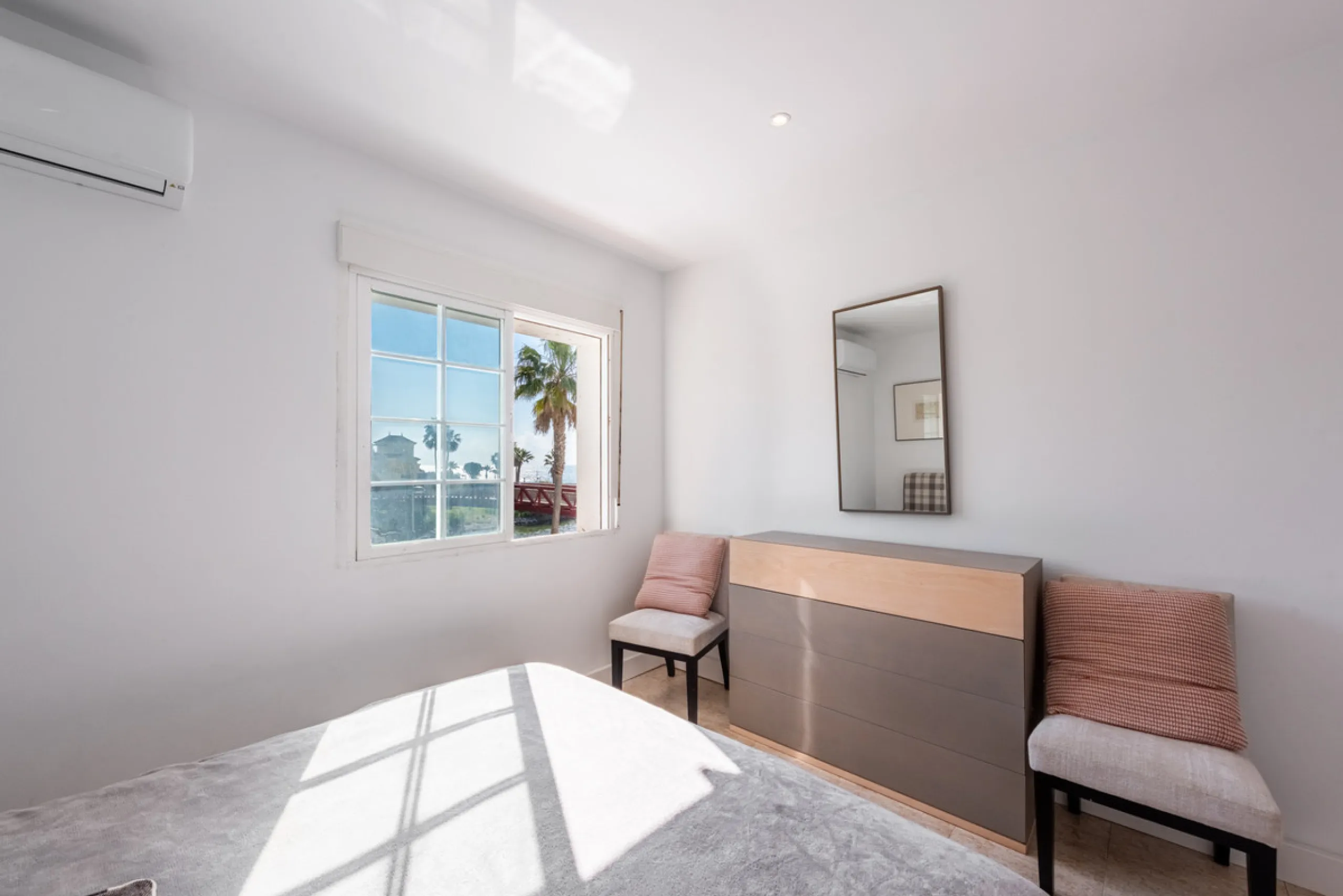 Excellent investment with strong rental potential with tourist rental license.