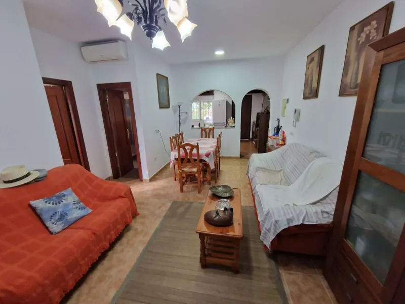 Rural property for sale in Alhaurín de la Torre with a tourist license located in the Romeral area on a 3000m2 plot, with 3 independent houses, swimming pool and gardens shared between the homes.