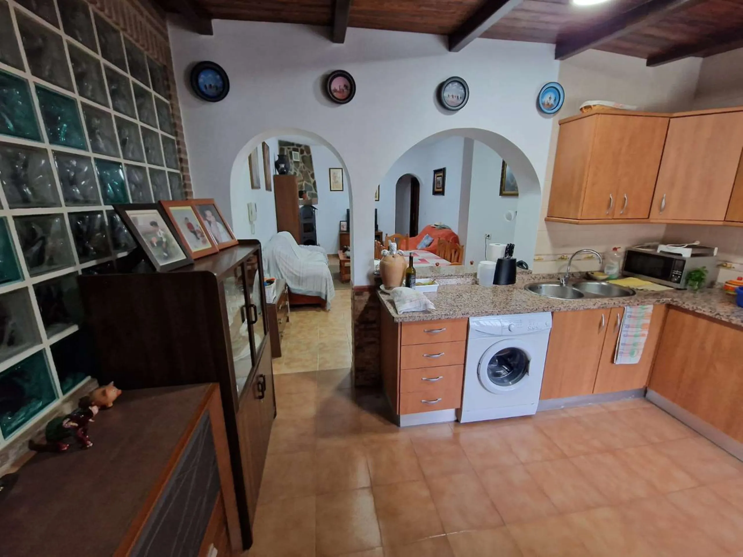 Rural property for sale in Alhaurín de la Torre with a tourist license located in the Romeral area on a 3000m2 plot, with 3 independent houses, swimming pool and gardens shared between the homes.