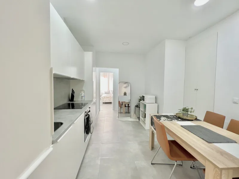 Apartment - Middle Floor Apartment в продаже в Málaga, Málaga. В доме 15 спален и 9 ванных комнат. Площадь дома 560 м²