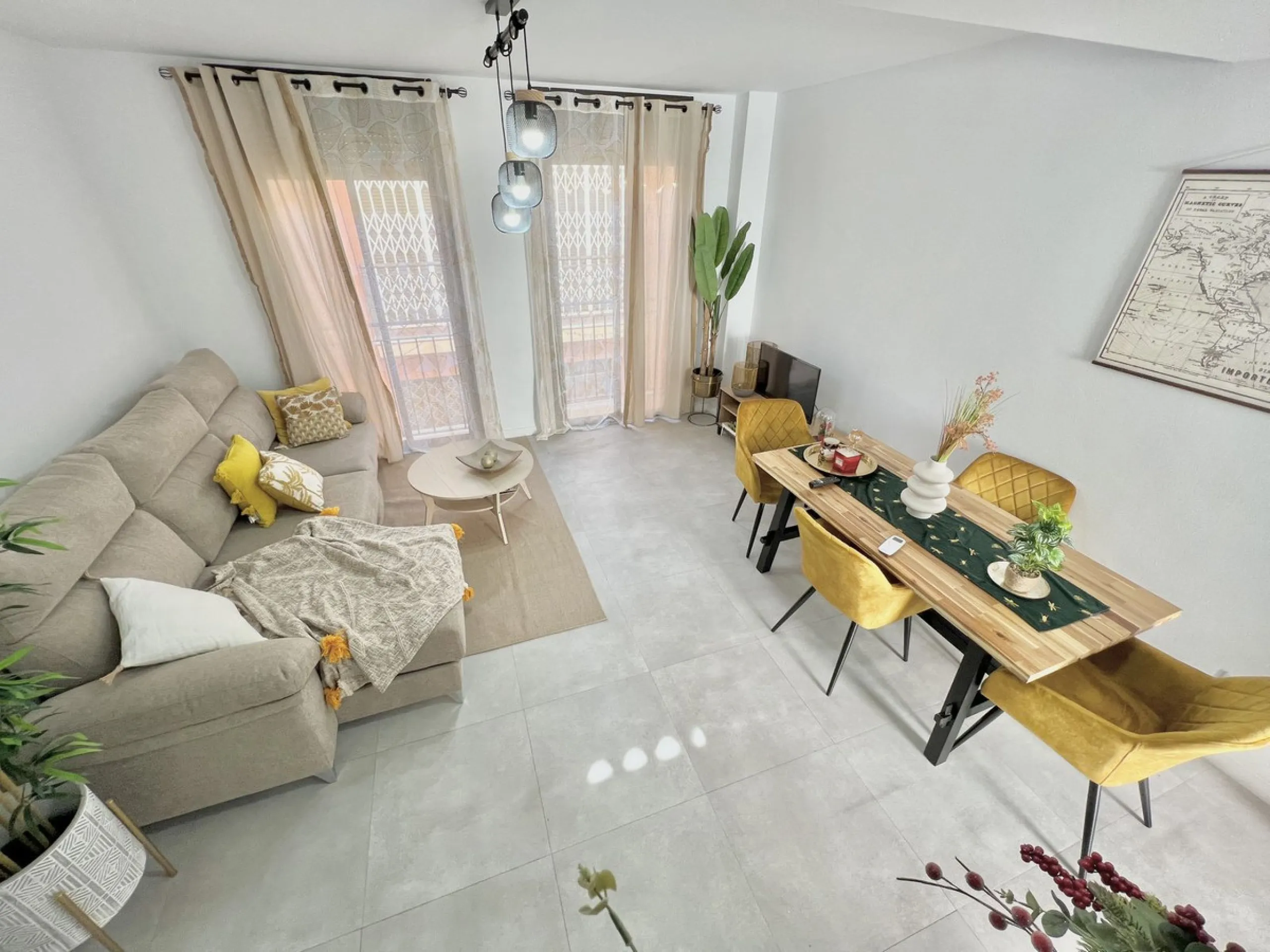 Apartment - Middle Floor Apartment в продаже в Málaga, Málaga. В доме 15 спален и 9 ванных комнат. Площадь дома 560 м²