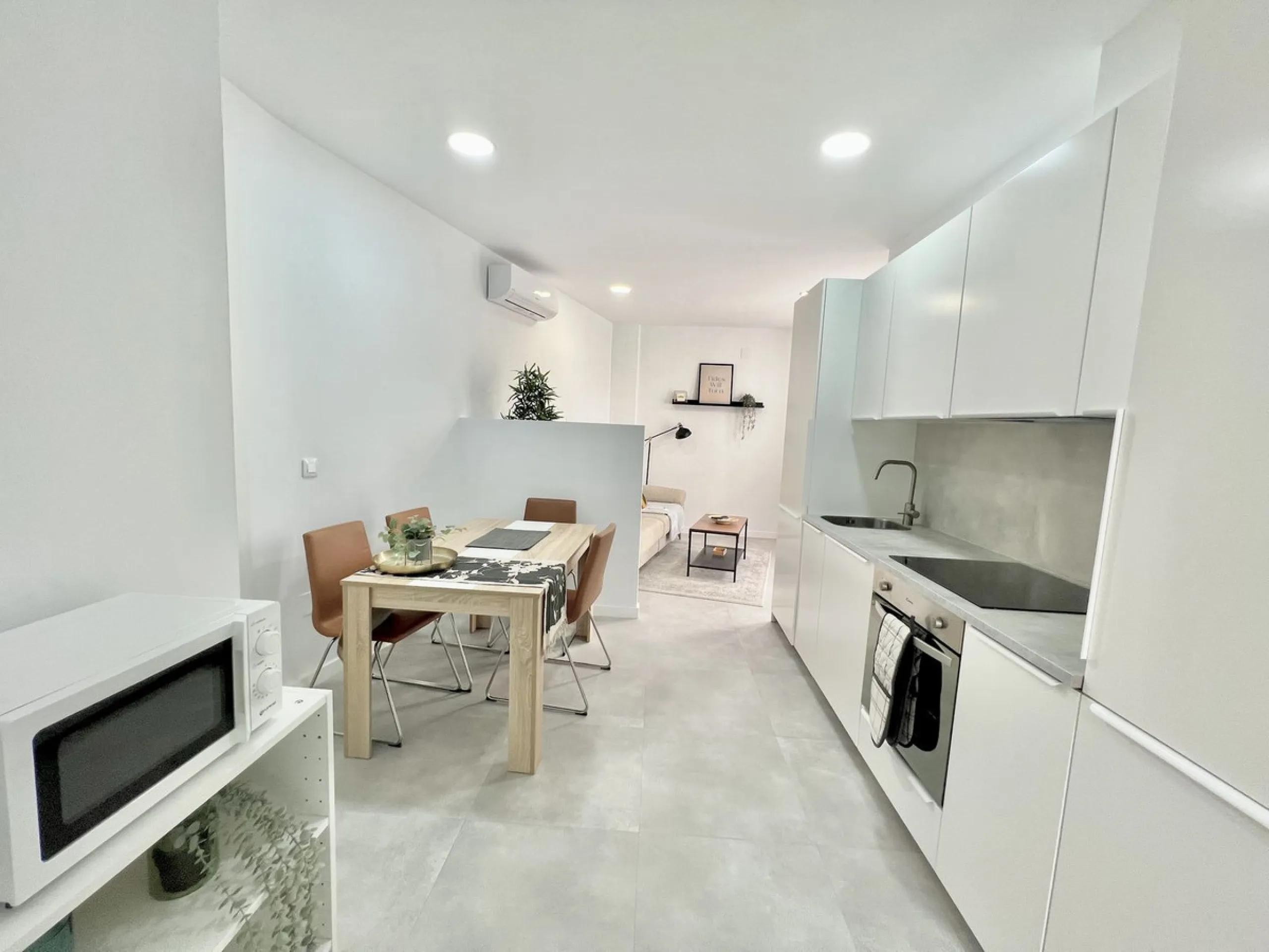 Apartment - Middle Floor Apartment в продаже в Málaga, Málaga. В доме 15 спален и 9 ванных комнат. Площадь дома 560 м²